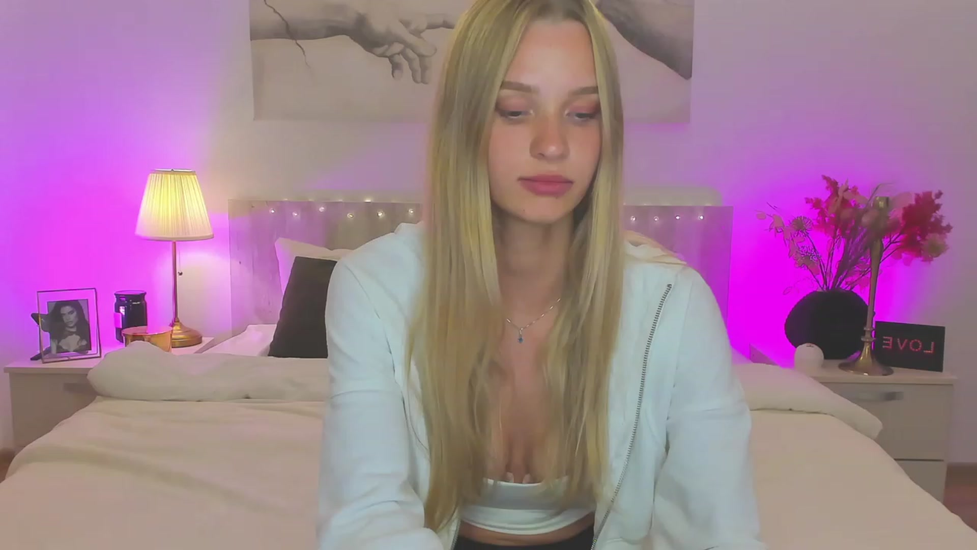 Gallery image thumbnail from Angell_XO's myfreecams stream on, 05/04/2023, 15:34 image 18 of 20