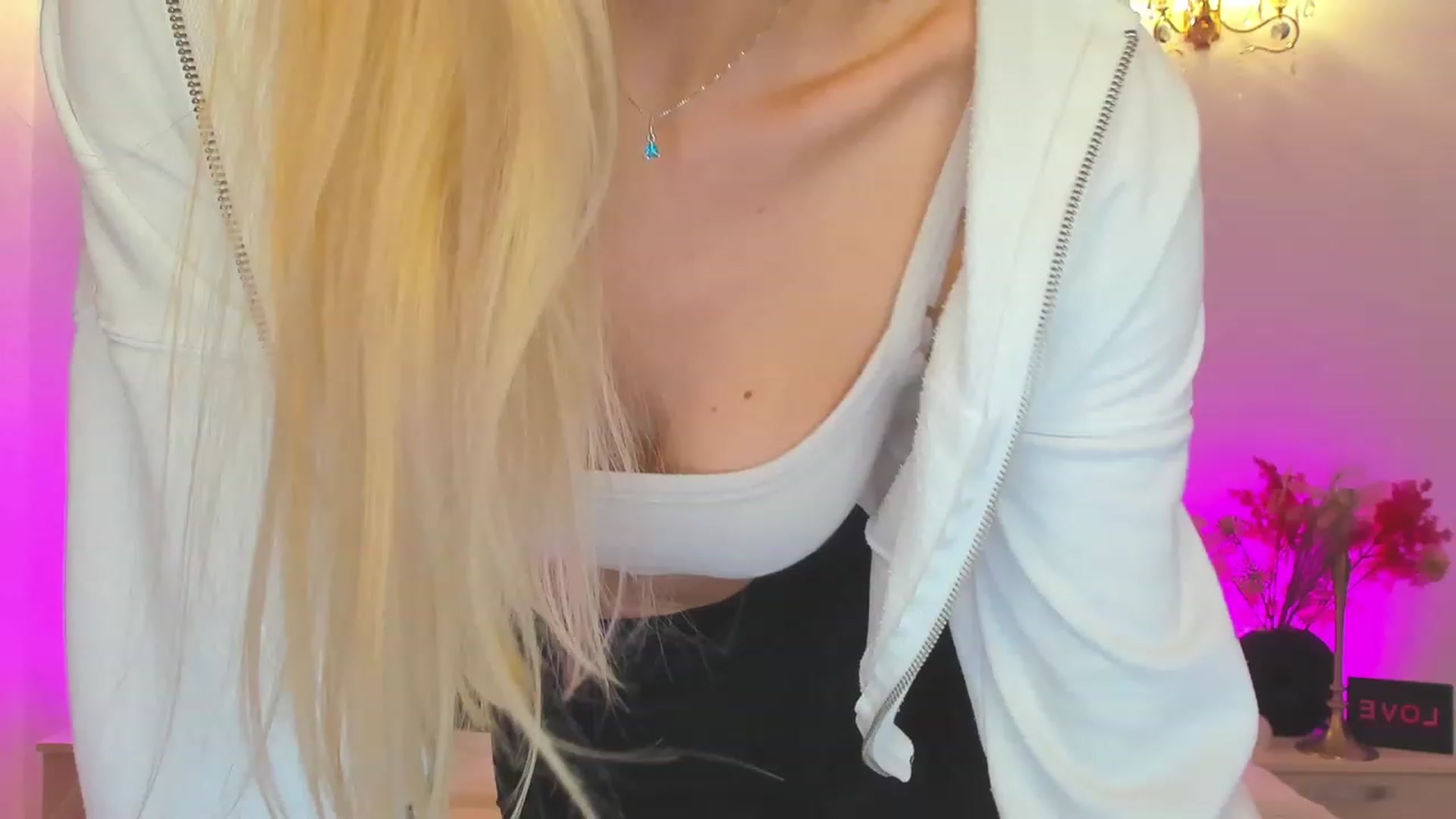 Gallery image thumbnail from Angell_XO's myfreecams stream on, 05/05/2023, 05:37 image 9 of 20