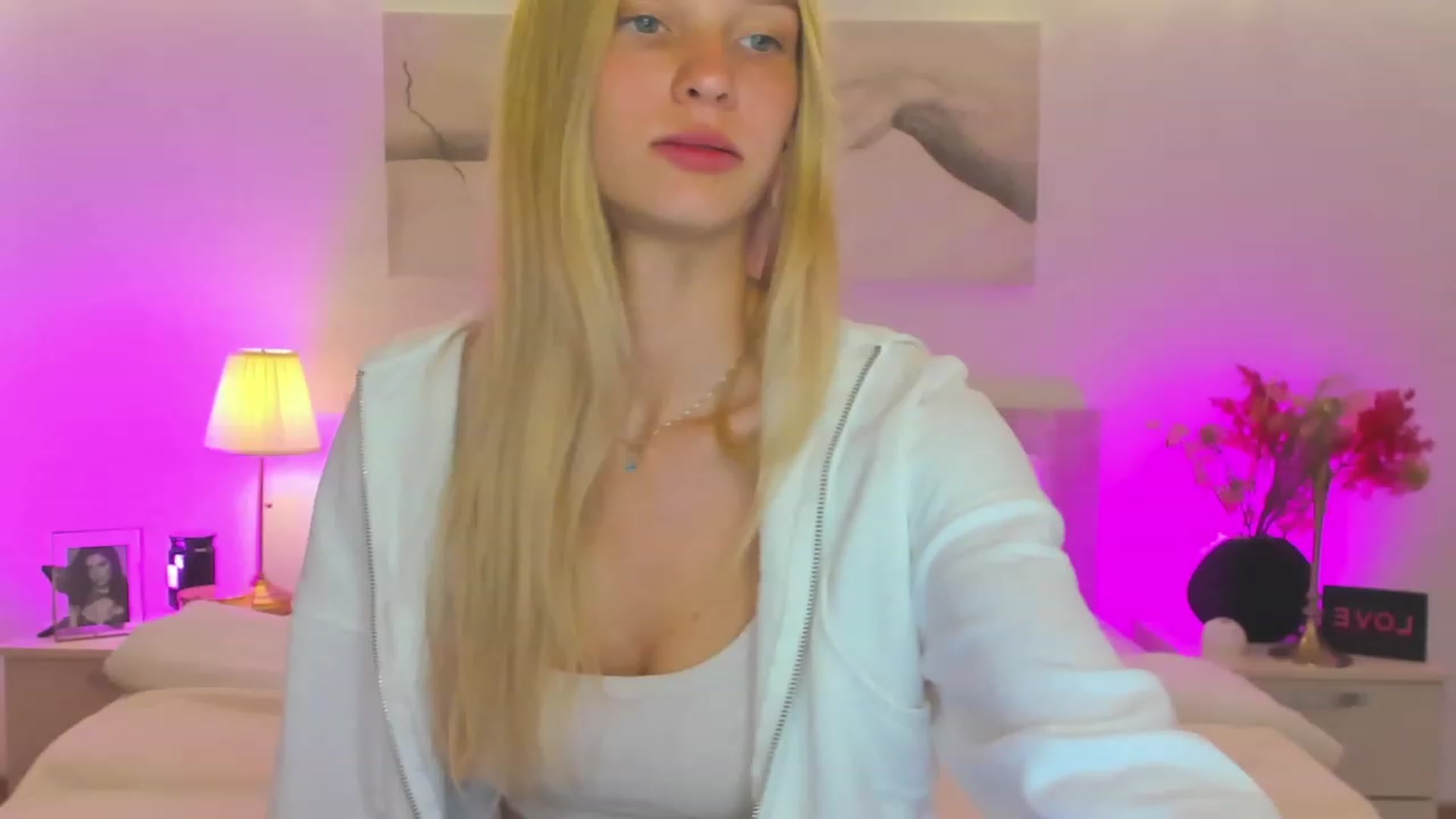 Gallery image thumbnail from Angell_XO's myfreecams stream on, 05/05/2023, 05:37 image 11 of 20