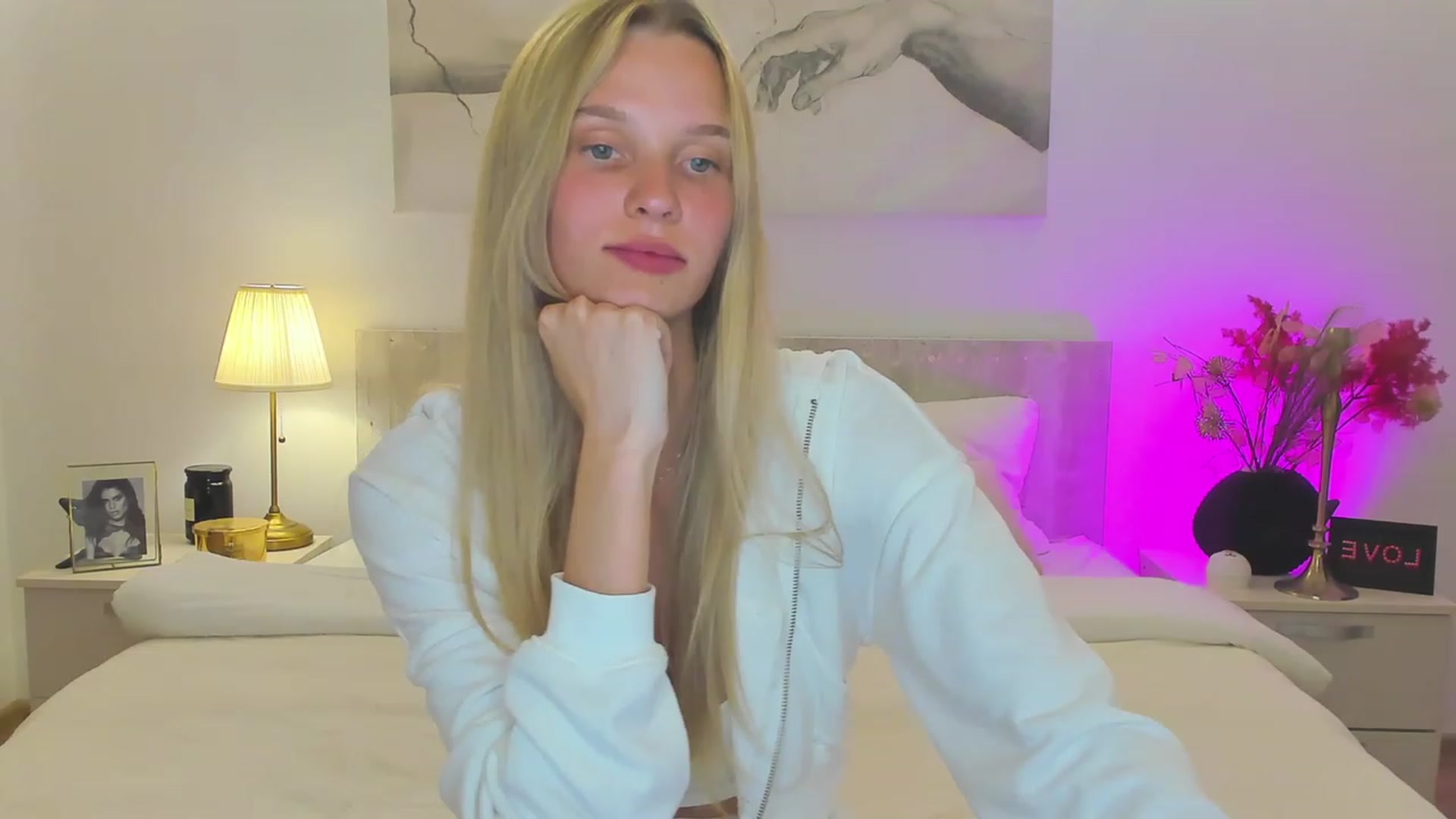 Gallery image thumbnail from Angell_XO's myfreecams stream on, 05/06/2023, 19:56 image 20 of 20