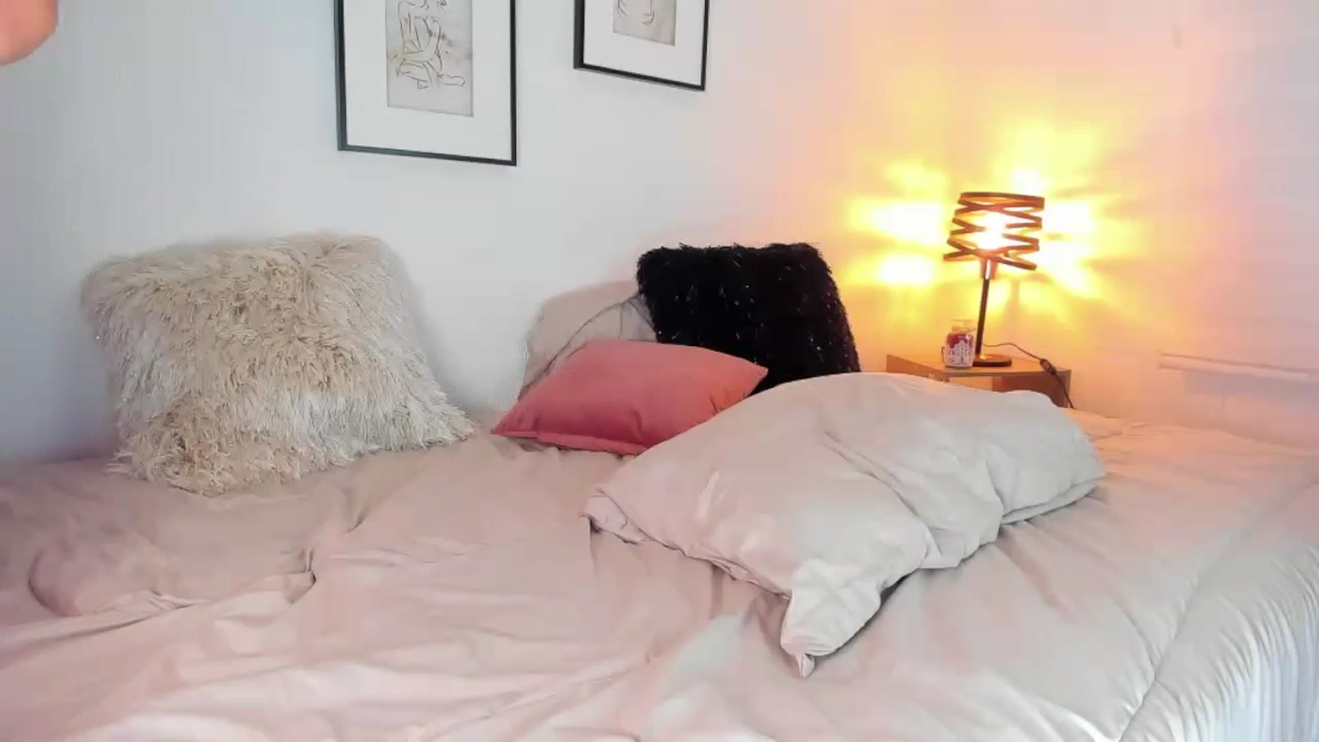 Gallery image thumbnail from AngellyClark's myfreecams stream on, 11/29/2022, 04:28 image 4 of 20