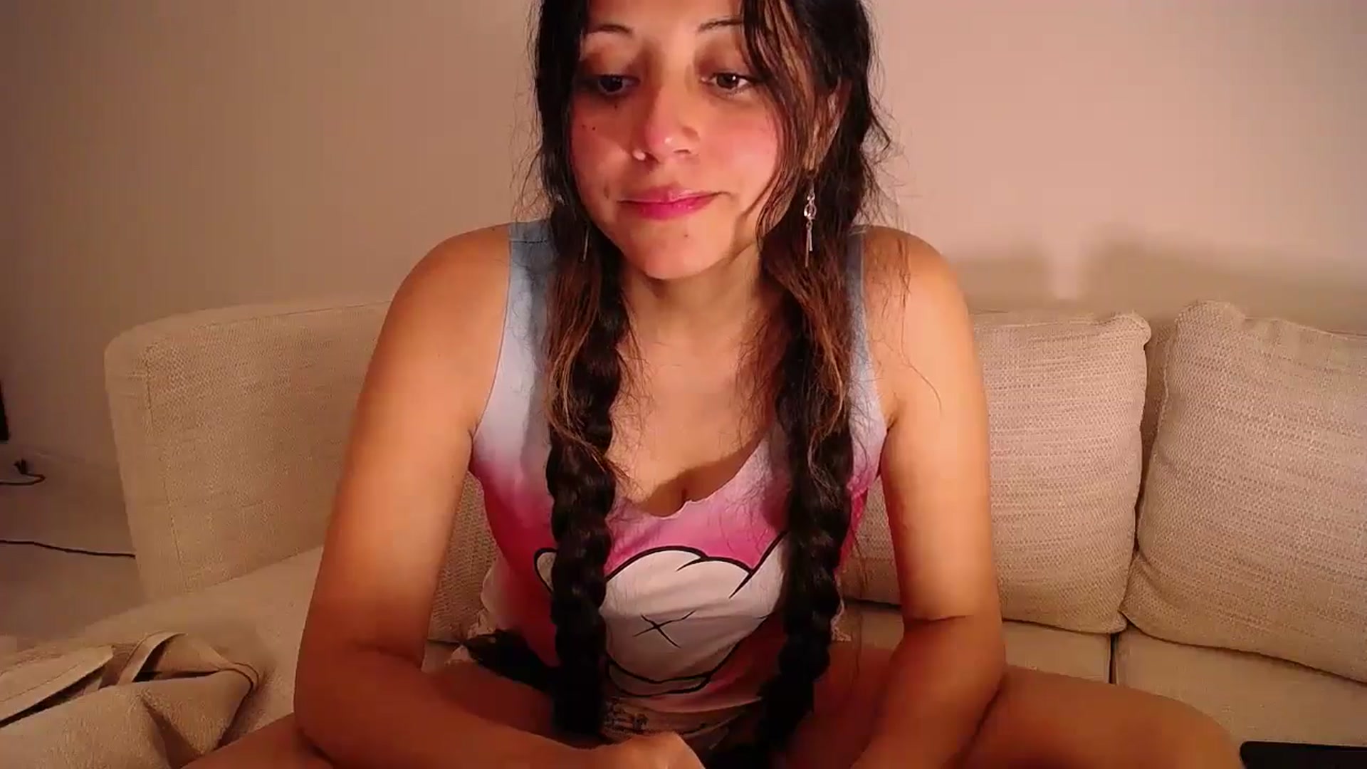 Gallery image thumbnail from Angellyloove's myfreecams stream on, 06/10/2025, 12:03 image 17 of 20