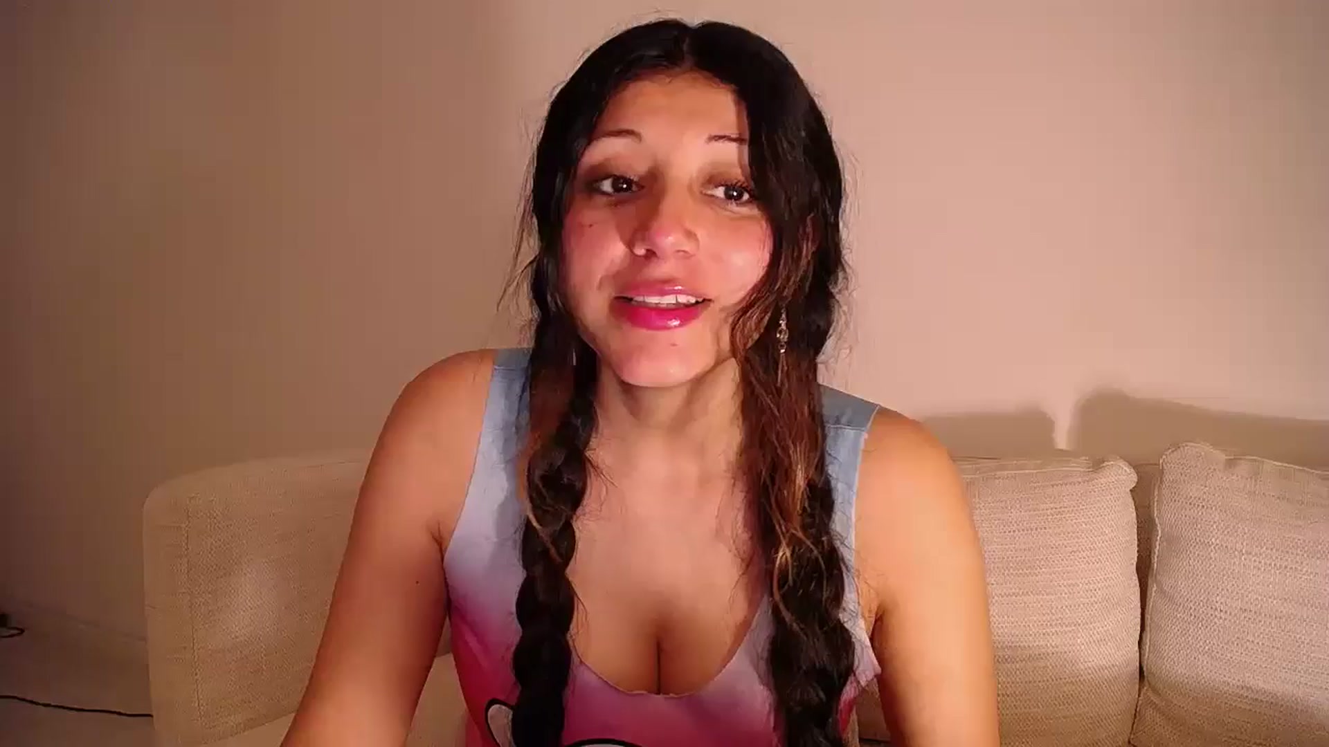 Gallery image thumbnail from Angellyloove's myfreecams stream on, 06/10/2025, 12:03 image 1 of 20