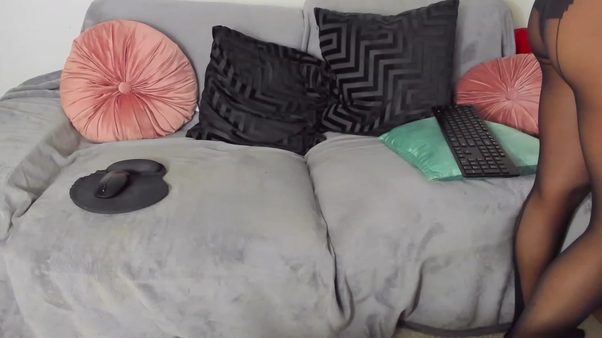 Gallery image thumbnail from Angellyque's myfreecams stream on, 02/18/2023, 08:59 image 17 of 20