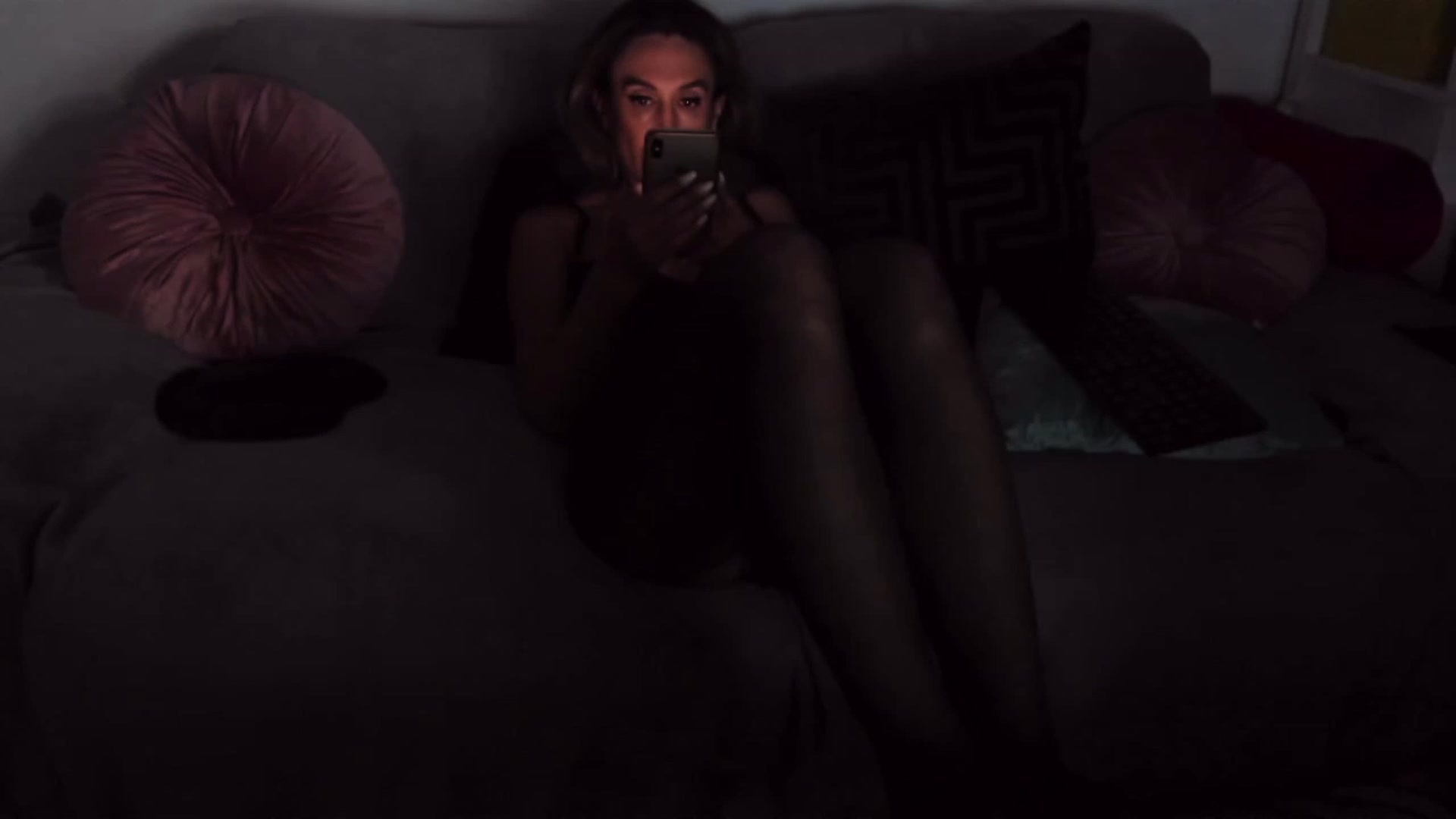 Gallery image thumbnail from Angellyque's myfreecams stream on, 03/24/2023, 13:19 image 19 of 20