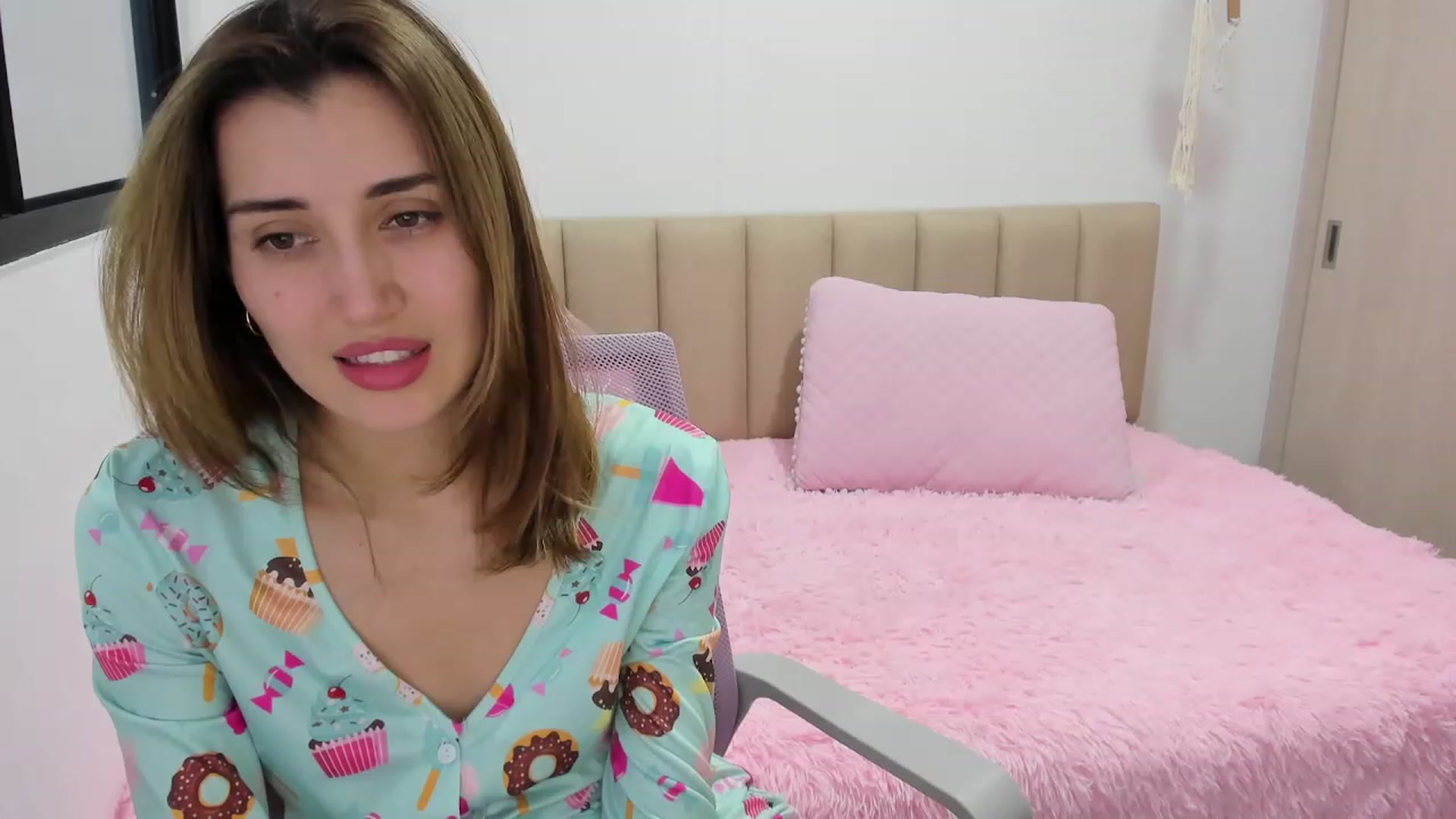Gallery image thumbnail from Angelnaaughty's myfreecams stream on, 06/03/2023, 23:08 image 20 of 20