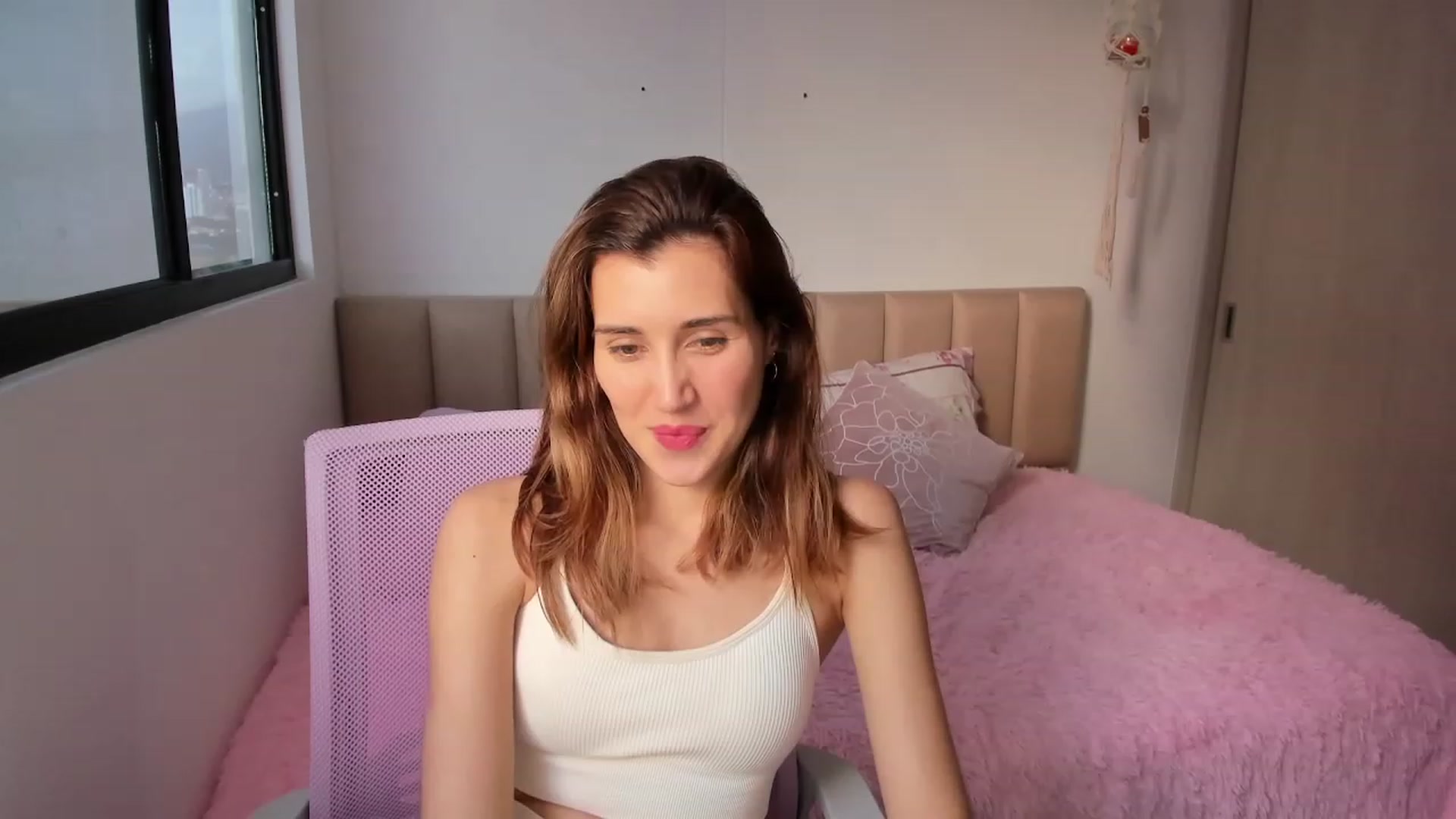 Gallery image thumbnail from Angelnaaughty's myfreecams stream on, 06/06/2023, 23:41 image 3 of 20