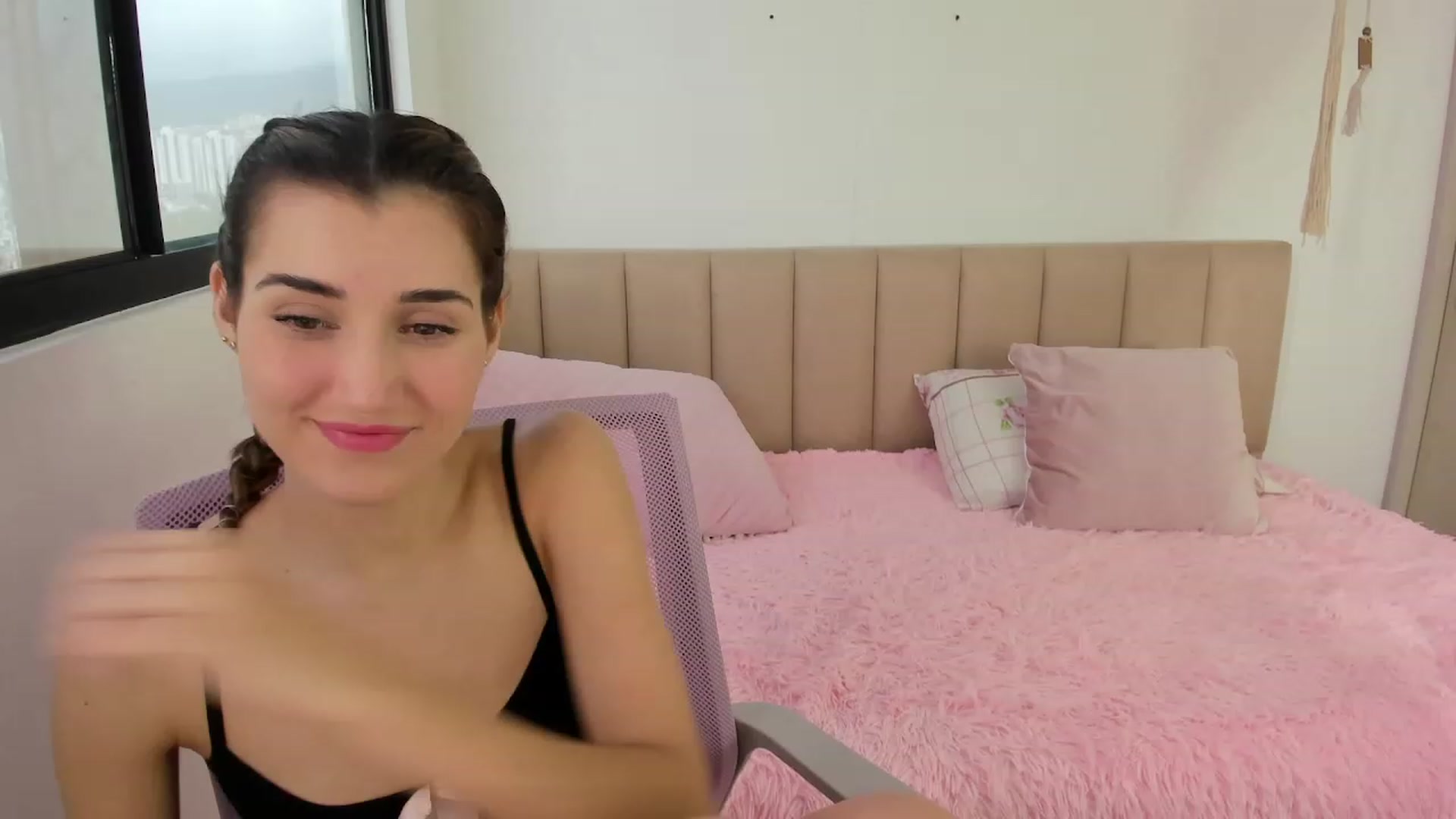 Gallery image thumbnail from Angelnaaughty's myfreecams stream on, 06/27/2023, 23:47 image 4 of 20