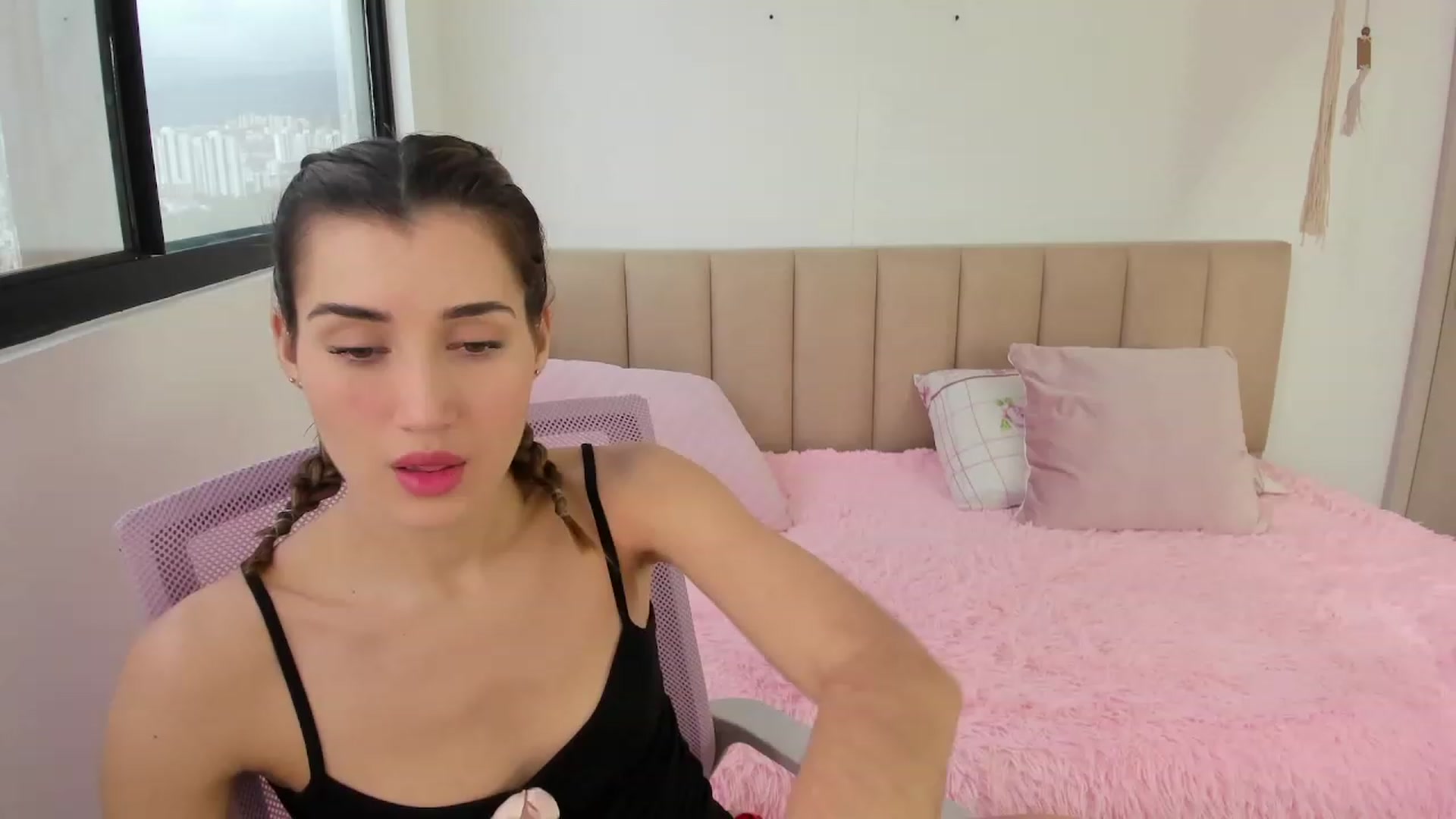 Gallery image thumbnail from Angelnaaughty's myfreecams stream on, 06/27/2023, 23:47 image 1 of 20