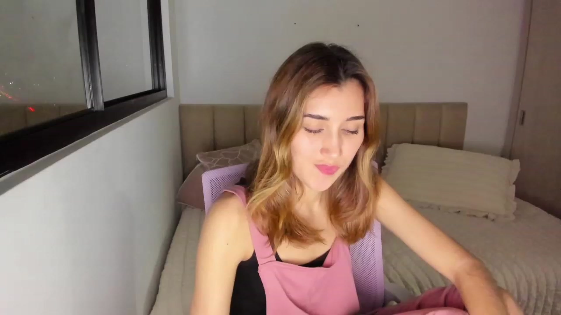 Gallery image thumbnail from Angelnaaughty's myfreecams stream on, 07/04/2023, 23:48 image 5 of 20