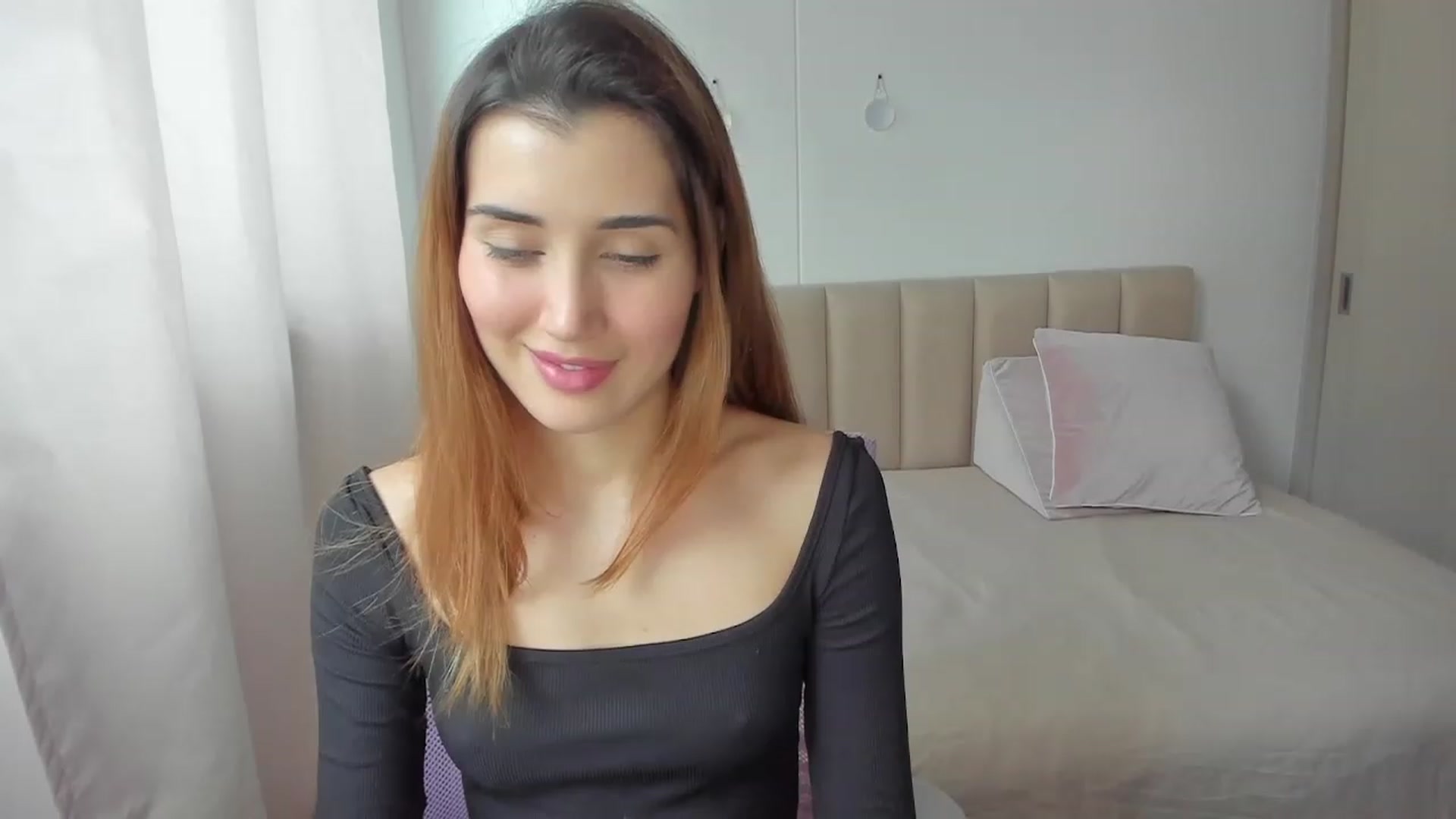 Gallery image thumbnail from Angelnaaughty's myfreecams stream on, 09/19/2023, 21:52 image 17 of 20