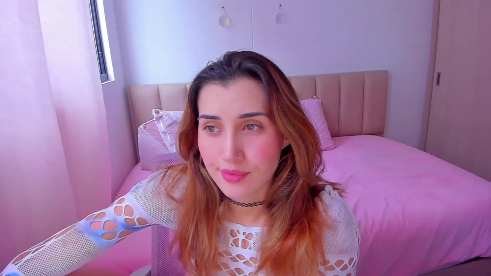 Gallery image thumbnail from Angelnaaughty's myfreecams stream on, 09/25/2023, 21:01 image 1 of 20