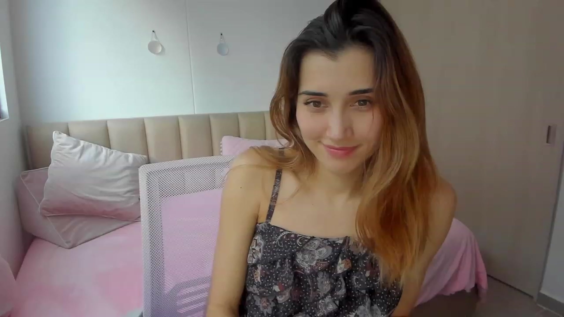 Gallery image thumbnail from Angelnaaughty's myfreecams stream on, 09/26/2023, 22:37 image 5 of 20
