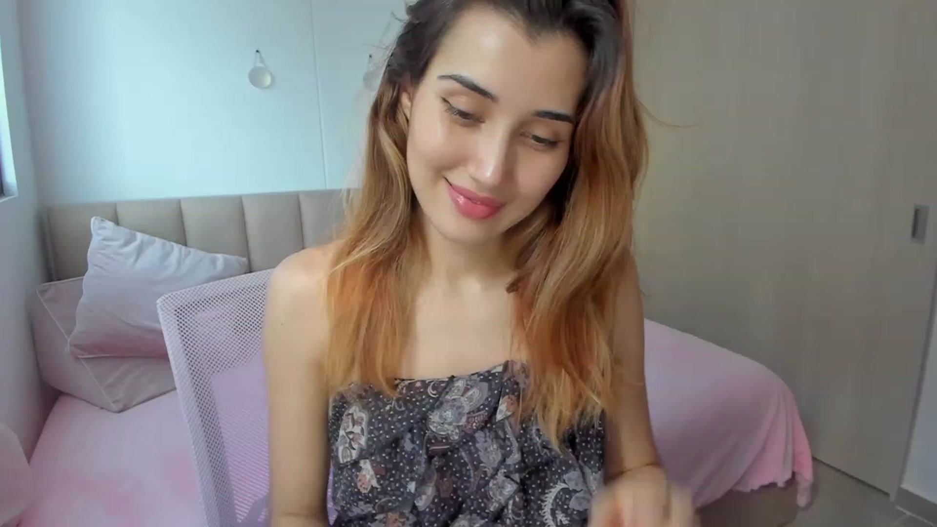 Gallery image thumbnail from Angelnaaughty's myfreecams stream on, 09/26/2023, 22:37 image 8 of 20