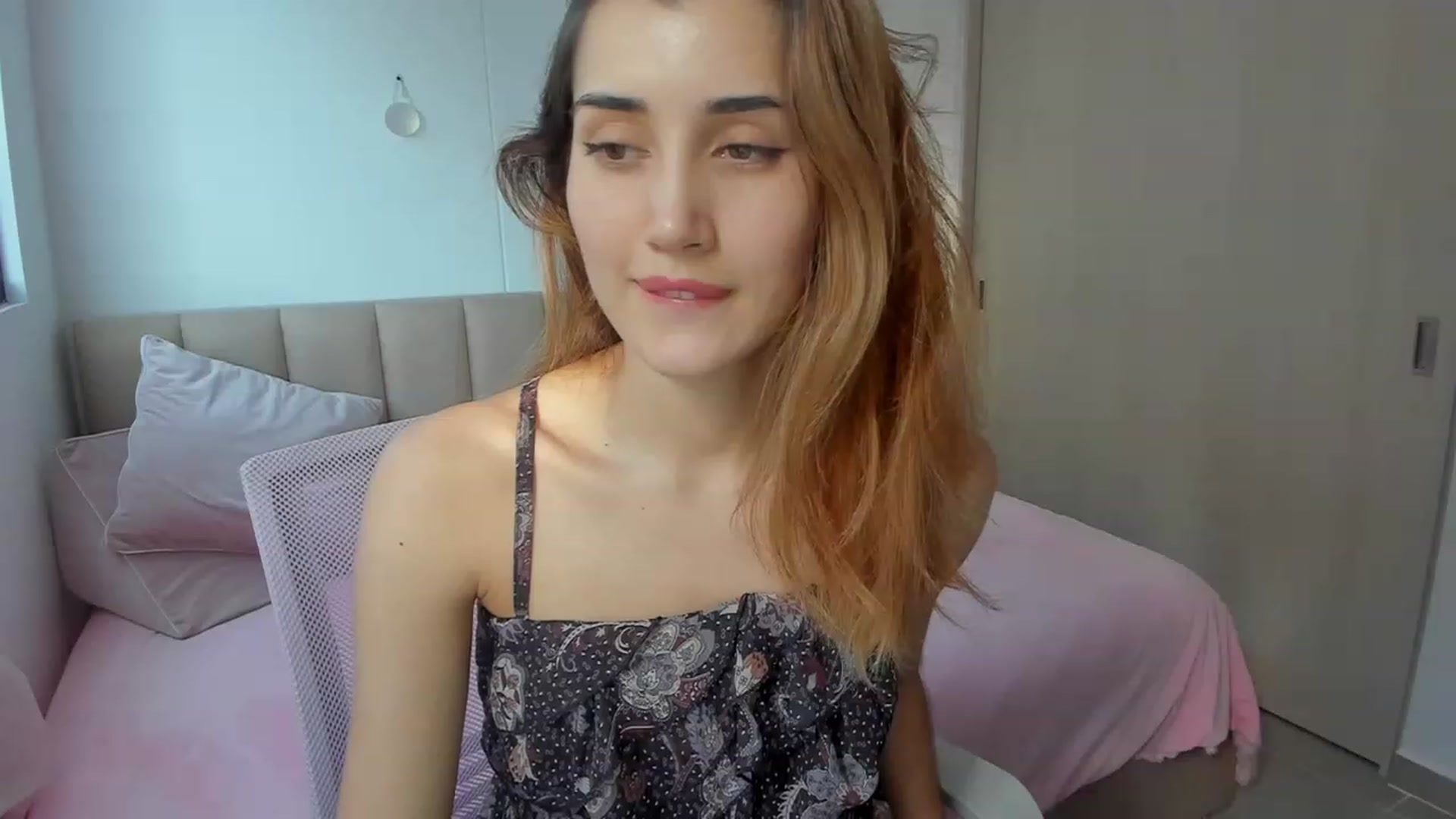 Gallery image thumbnail from Angelnaaughty's myfreecams stream on, 09/26/2023, 22:37 image 9 of 20