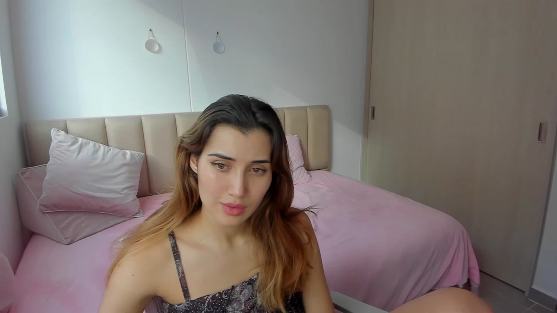 Gallery image thumbnail from Angelnaaughty's myfreecams stream on, 09/26/2023, 22:37 image 1 of 20