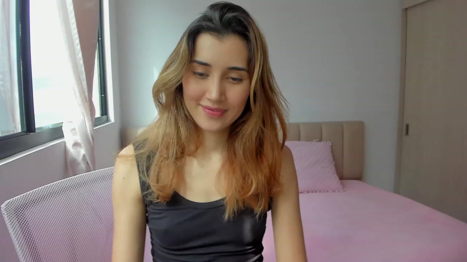 Gallery image thumbnail from Angelnaaughty's myfreecams stream on, 09/27/2023, 19:35 image 16 of 20