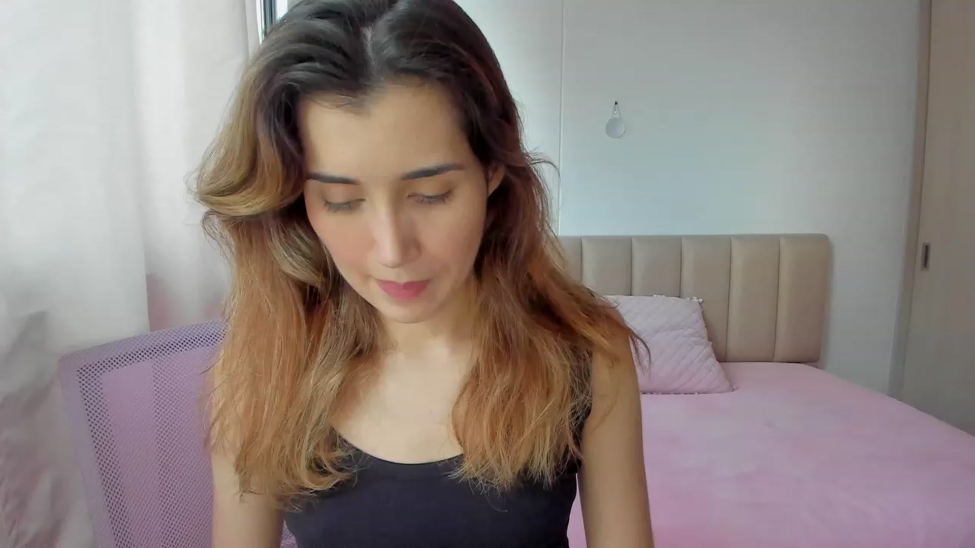 Gallery image thumbnail from Angelnaaughty's myfreecams stream on, 09/27/2023, 22:00 image 19 of 20