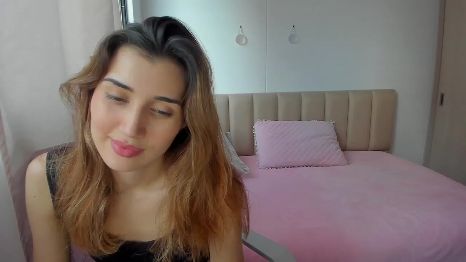 Gallery image thumbnail from Angelnaaughty's myfreecams stream on, 09/27/2023, 22:00 image 15 of 20