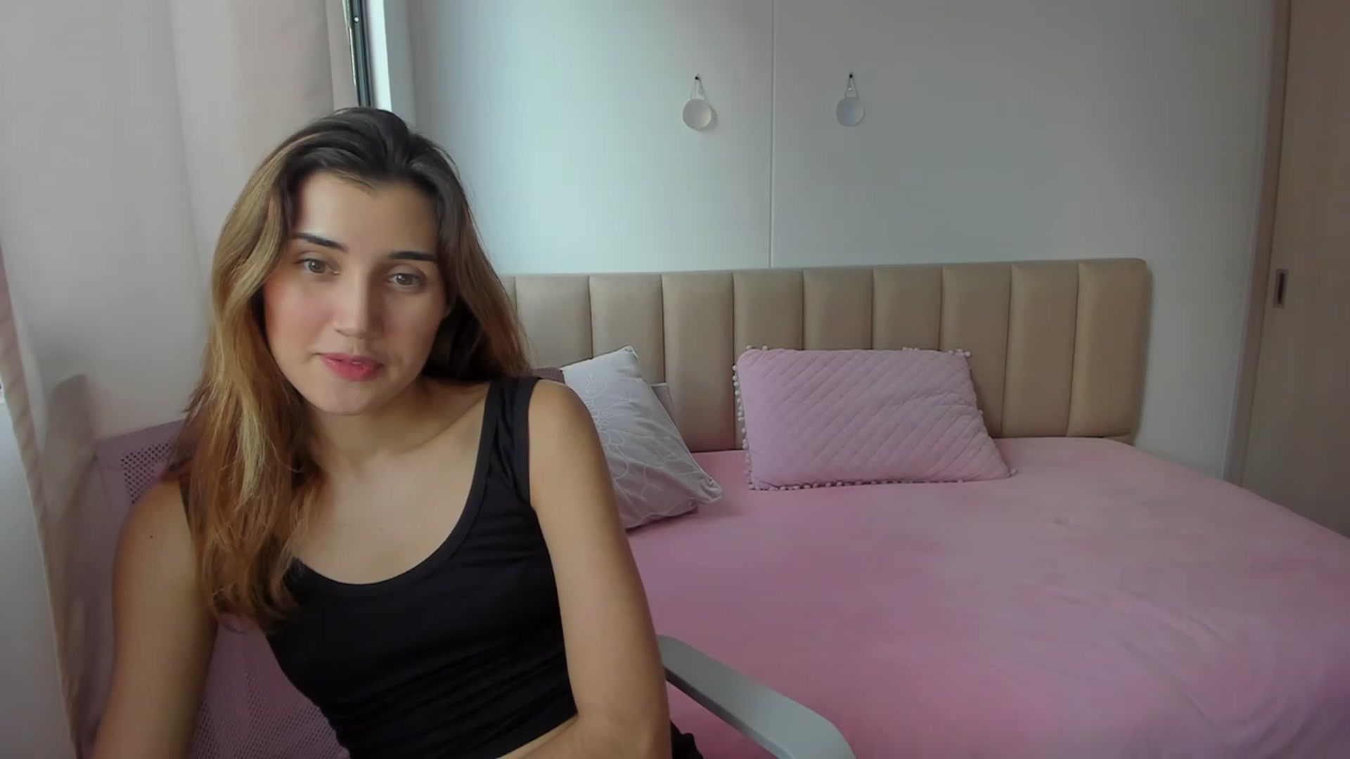 Gallery image thumbnail from Angelnaaughty's myfreecams stream on, 09/27/2023, 22:00 image 11 of 20