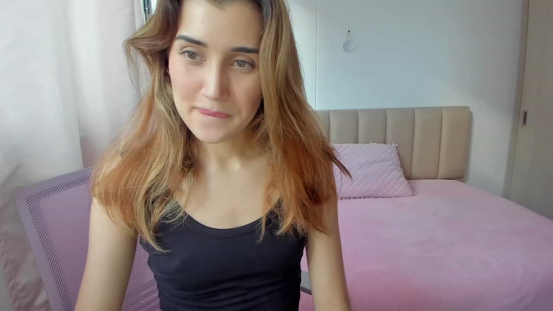 Gallery image thumbnail from Angelnaaughty's myfreecams stream on, 09/27/2023, 22:00 image 8 of 20