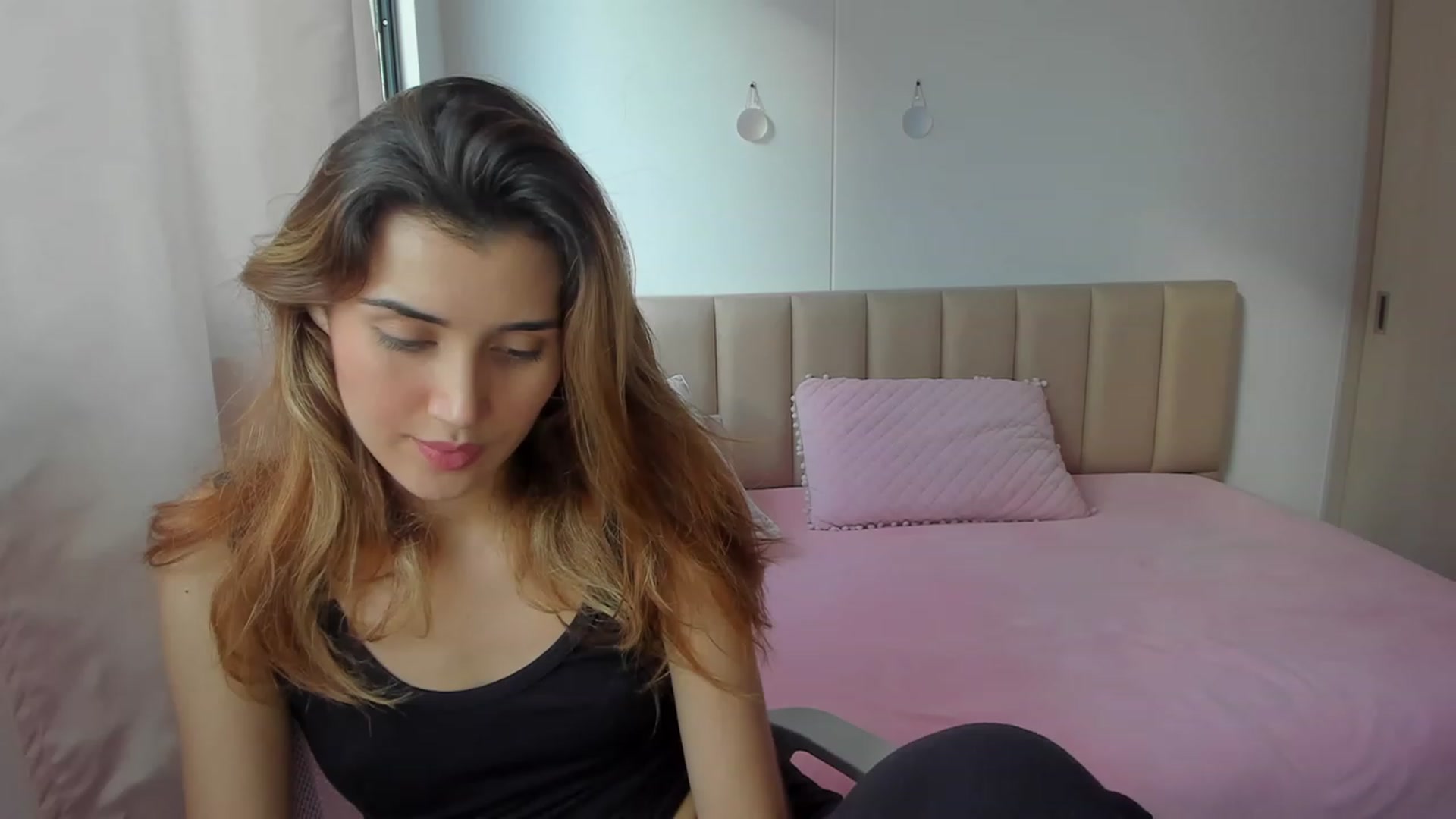 Gallery image thumbnail from Angelnaaughty's myfreecams stream on, 09/27/2023, 22:00 image 7 of 20
