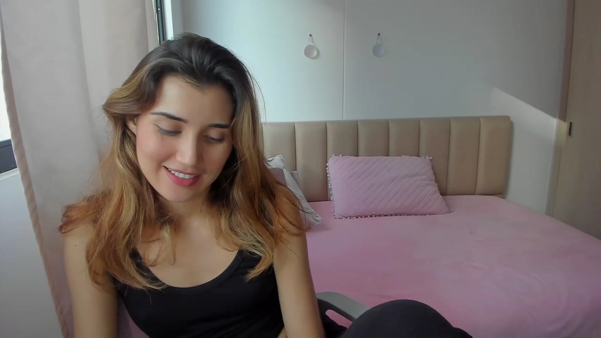 Gallery image thumbnail from Angelnaaughty's myfreecams stream on, 09/27/2023, 22:00 image 6 of 20