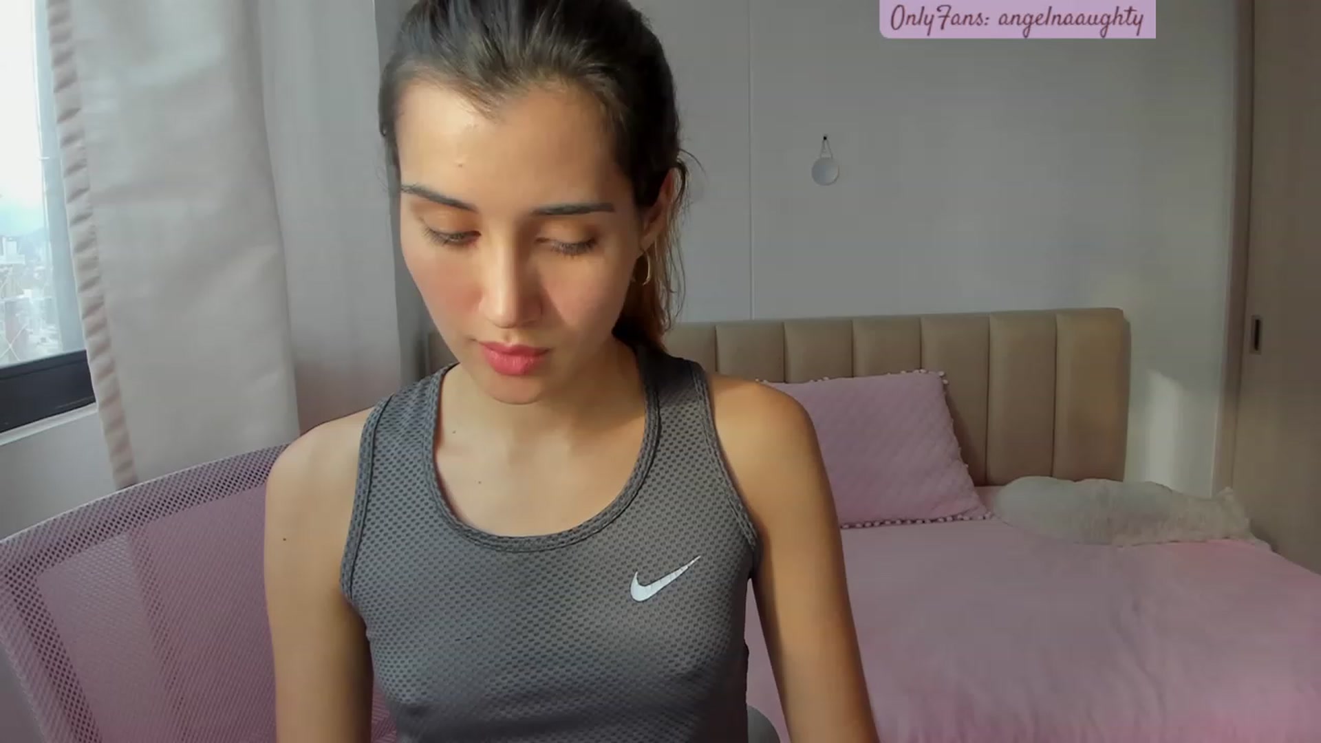 Gallery image thumbnail from Angelnaaughty's myfreecams stream on, 10/05/2023, 22:01 image 14 of 20