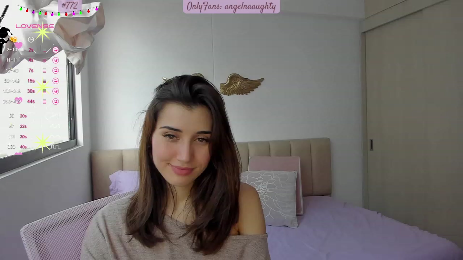 Gallery image thumbnail from Angelnaaughty's myfreecams stream on, 11/16/2023, 18:24 image 16 of 20
