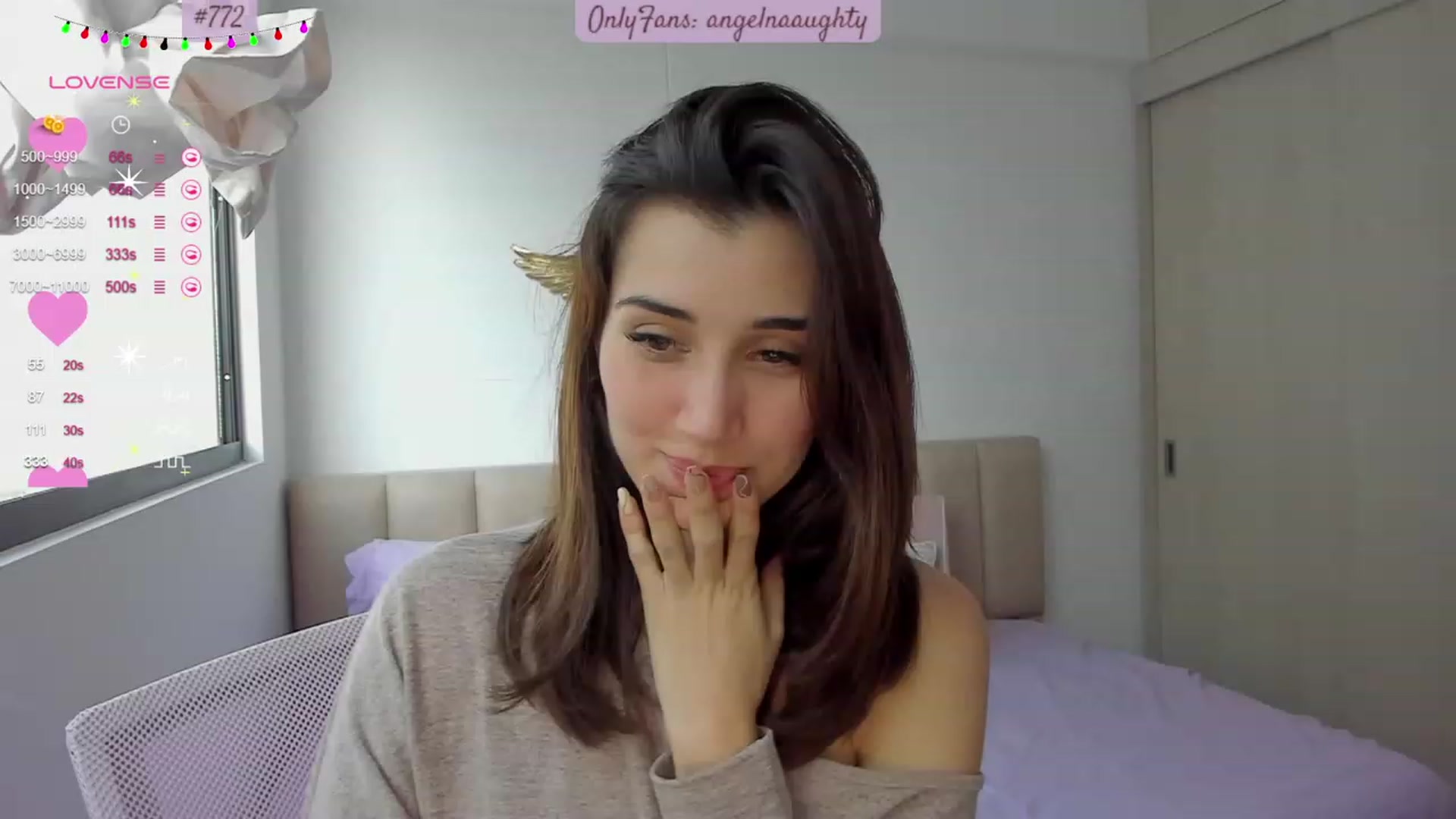 Gallery image thumbnail from Angelnaaughty's myfreecams stream on, 11/16/2023, 18:24 image 18 of 20