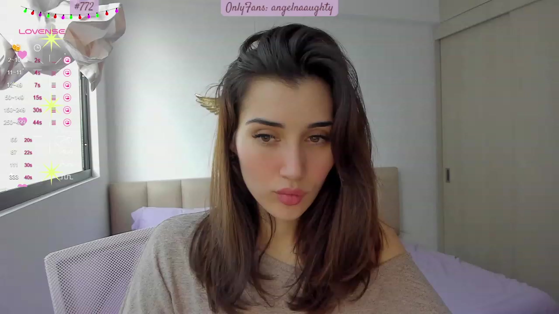 Gallery image thumbnail from Angelnaaughty's myfreecams stream on, 11/16/2023, 18:24 image 10 of 20