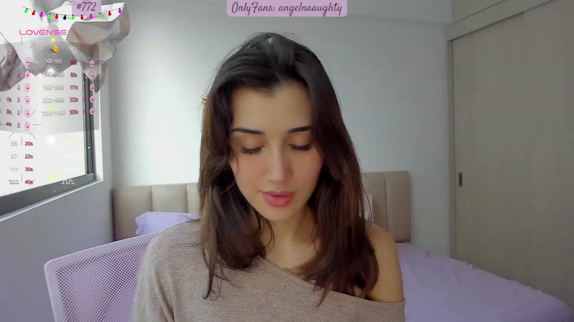 Gallery image thumbnail from Angelnaaughty's myfreecams stream on, 11/16/2023, 18:24 image 8 of 20