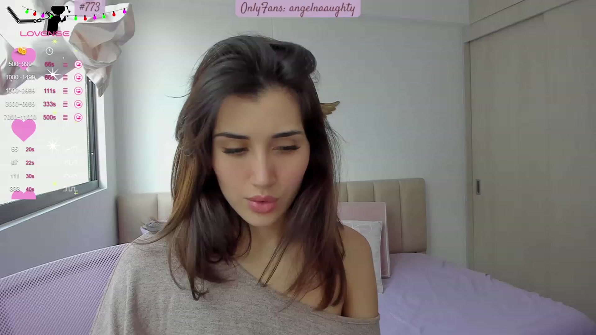 Gallery image thumbnail from Angelnaaughty's myfreecams stream on, 11/16/2023, 18:24 image 6 of 20