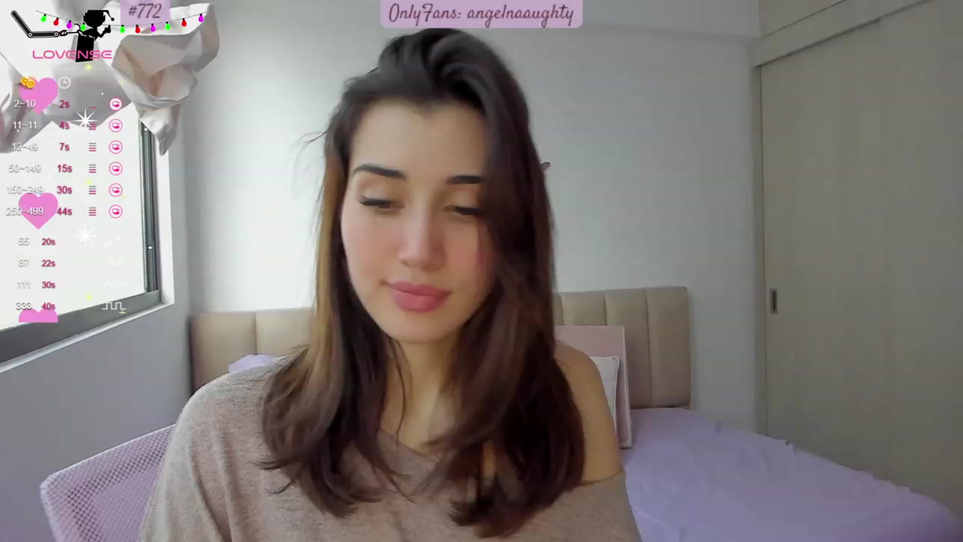 Gallery image thumbnail from Angelnaaughty's myfreecams stream on, 11/16/2023, 18:24 image 12 of 20