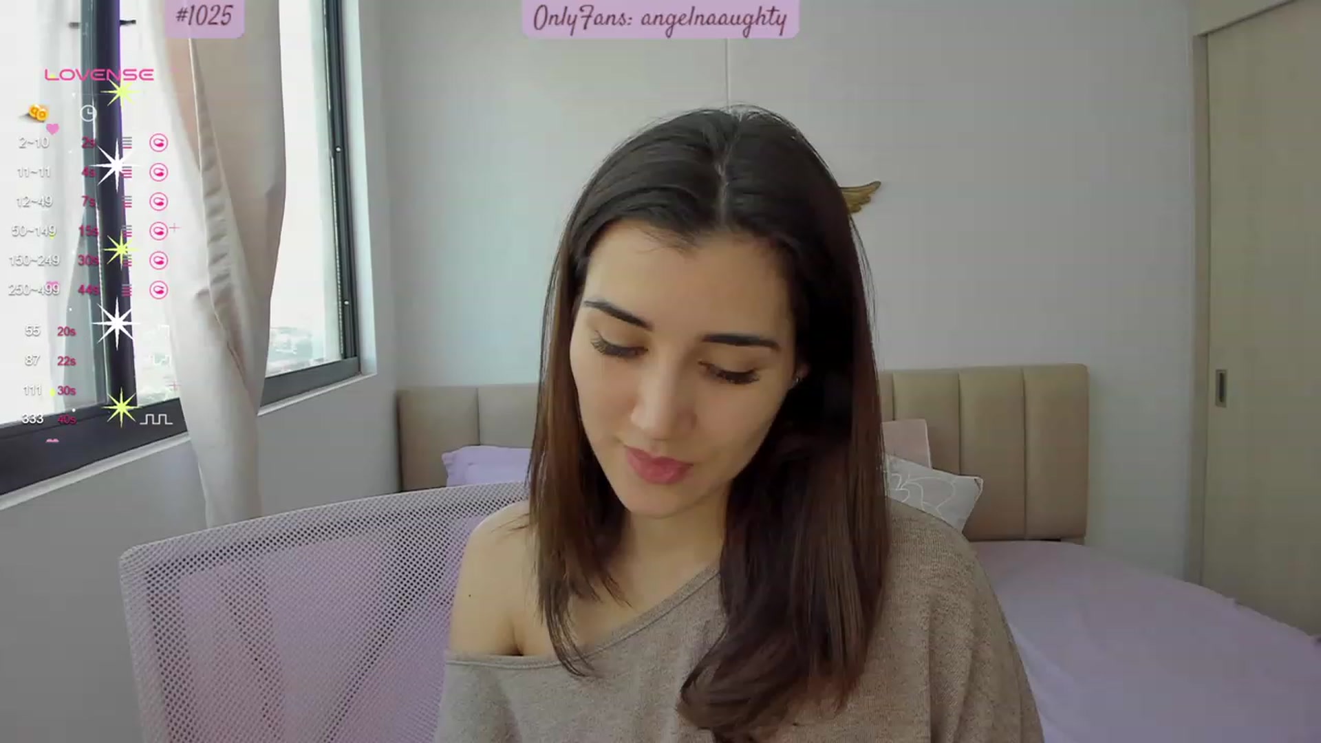 Gallery image thumbnail from Angelnaaughty's myfreecams stream on, 11/24/2023, 16:33 image 5 of 20