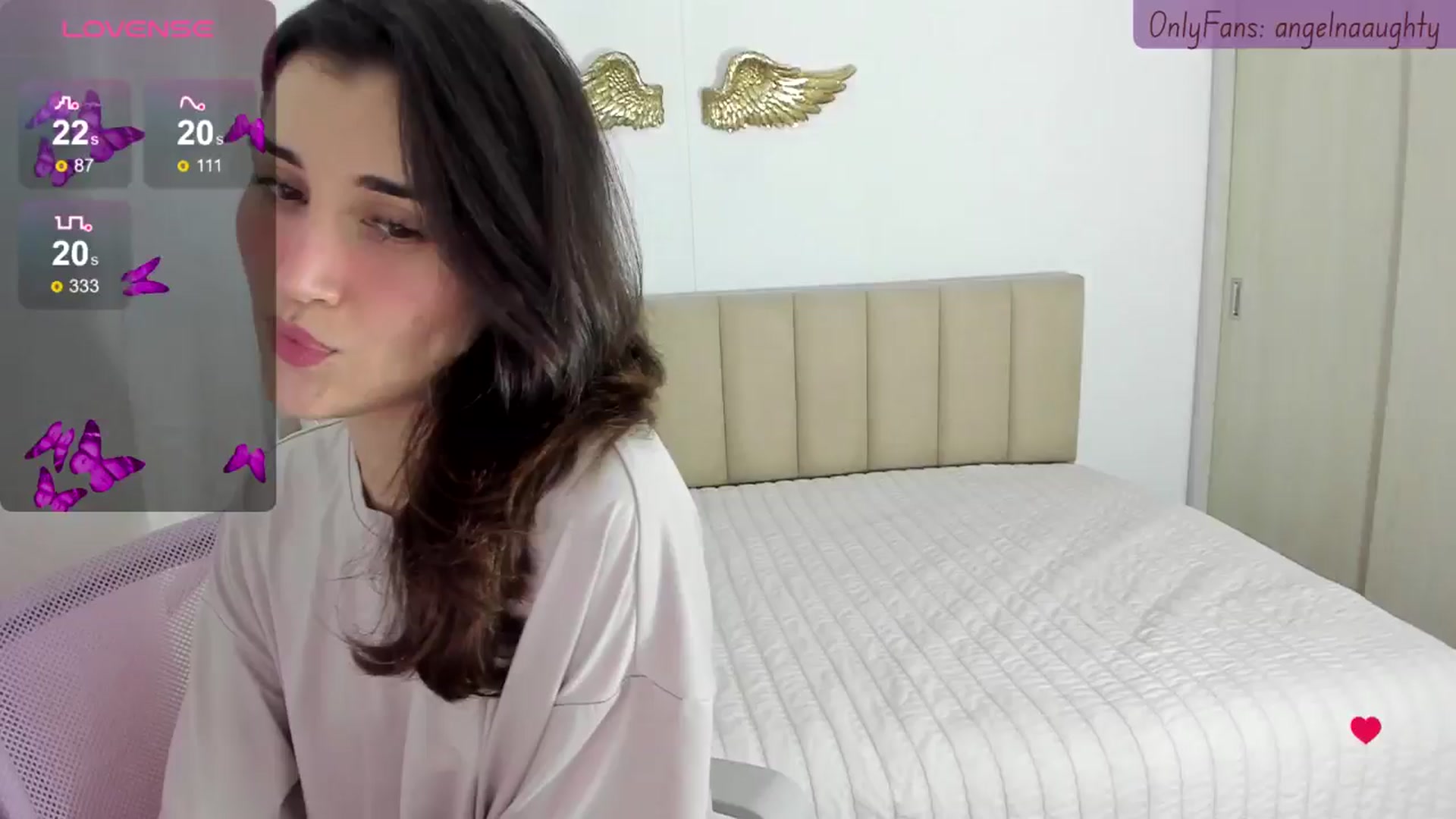 Gallery image thumbnail from Angelnaaughty's myfreecams stream on, 08/25/2024, 23:01 image 10 of 20