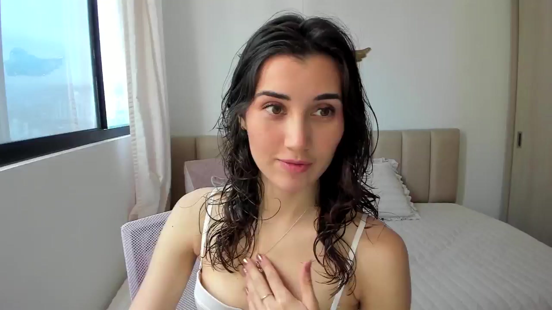 Gallery image thumbnail from Angelnaaughty's myfreecams stream on, 08/31/2024, 15:46 image 9 of 20