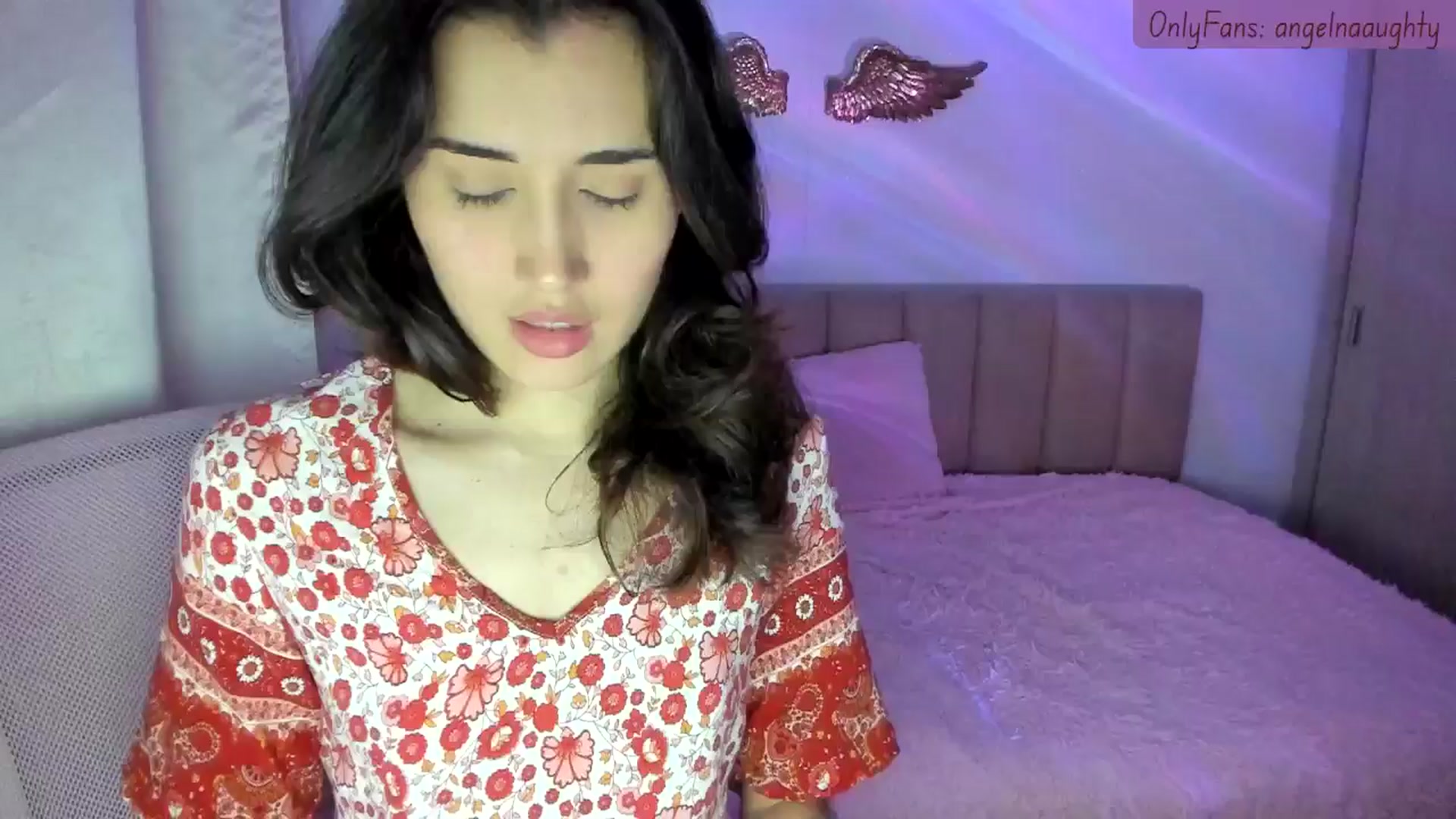 Gallery image thumbnail from Angelnaaughty's myfreecams stream on, 09/14/2024, 06:50 image 15 of 20