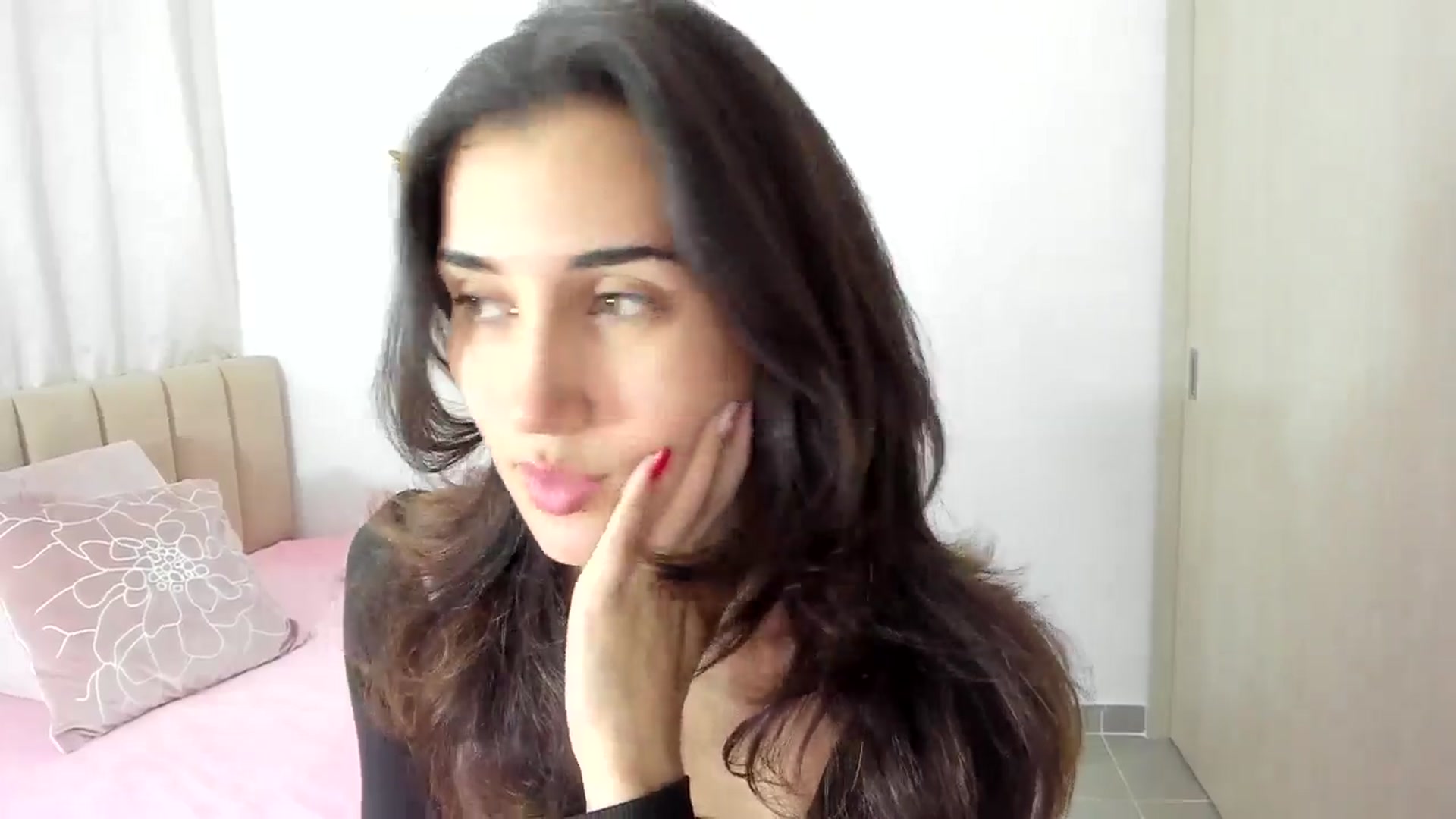 Gallery image thumbnail from Angelnaaughty's myfreecams stream on, 11/14/2024, 23:27 image 17 of 20