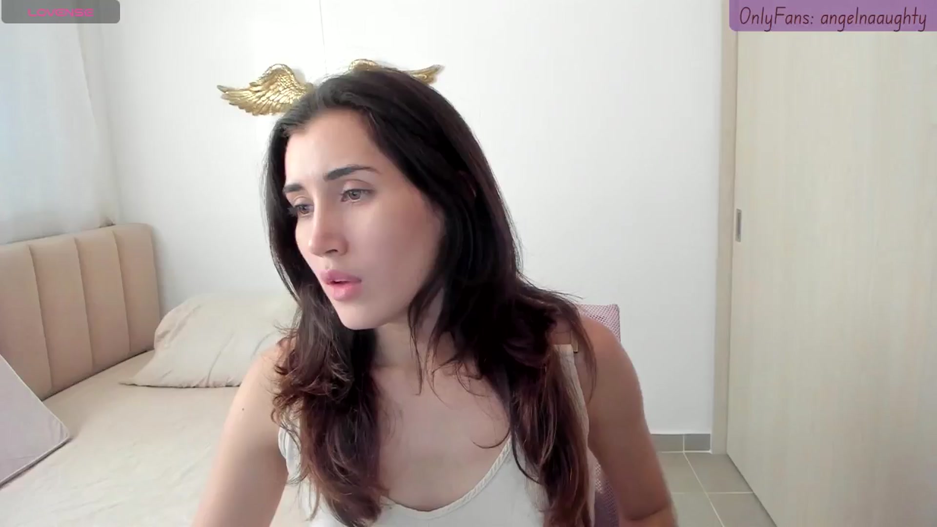 Gallery image thumbnail from Angelnaaughty's myfreecams stream on, 12/18/2024, 22:11 image 17 of 20