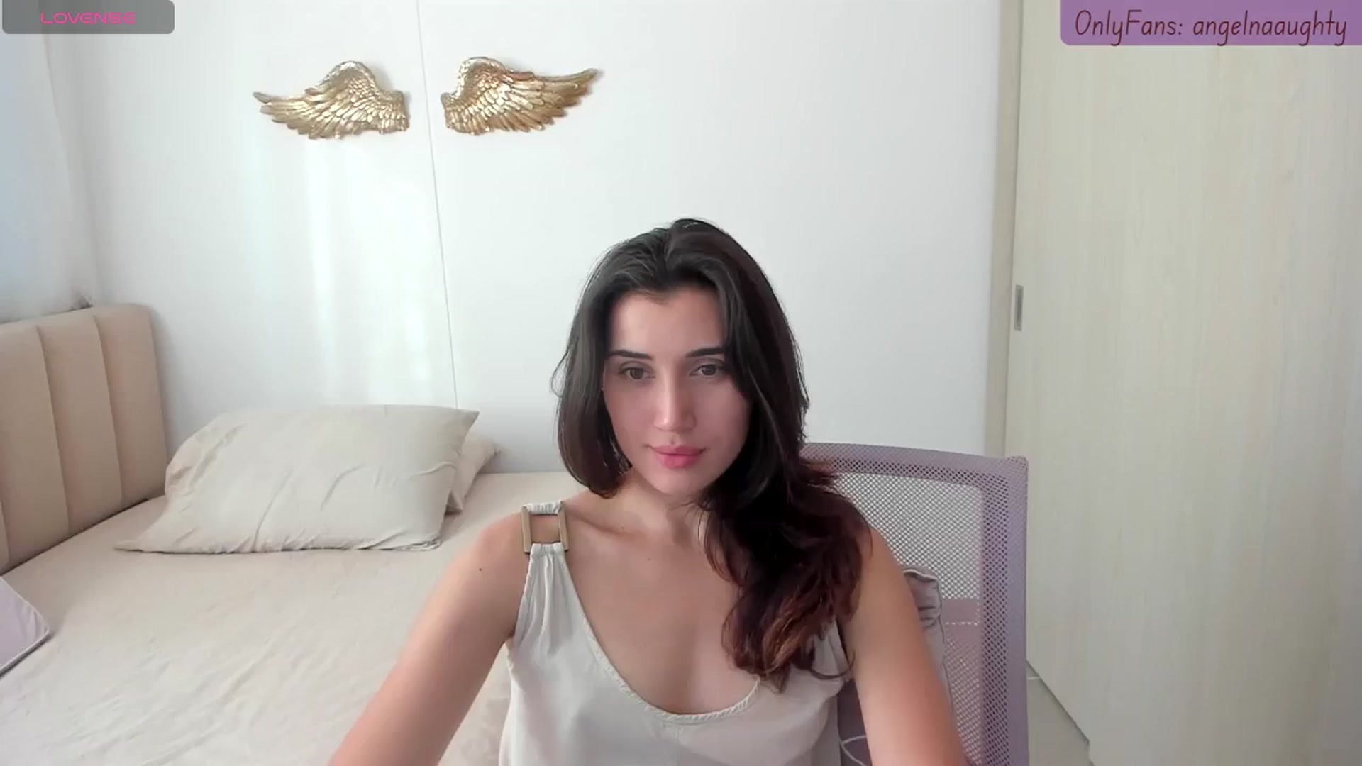 Gallery image thumbnail from Angelnaaughty's myfreecams stream on, 12/18/2024, 22:11 image 9 of 20