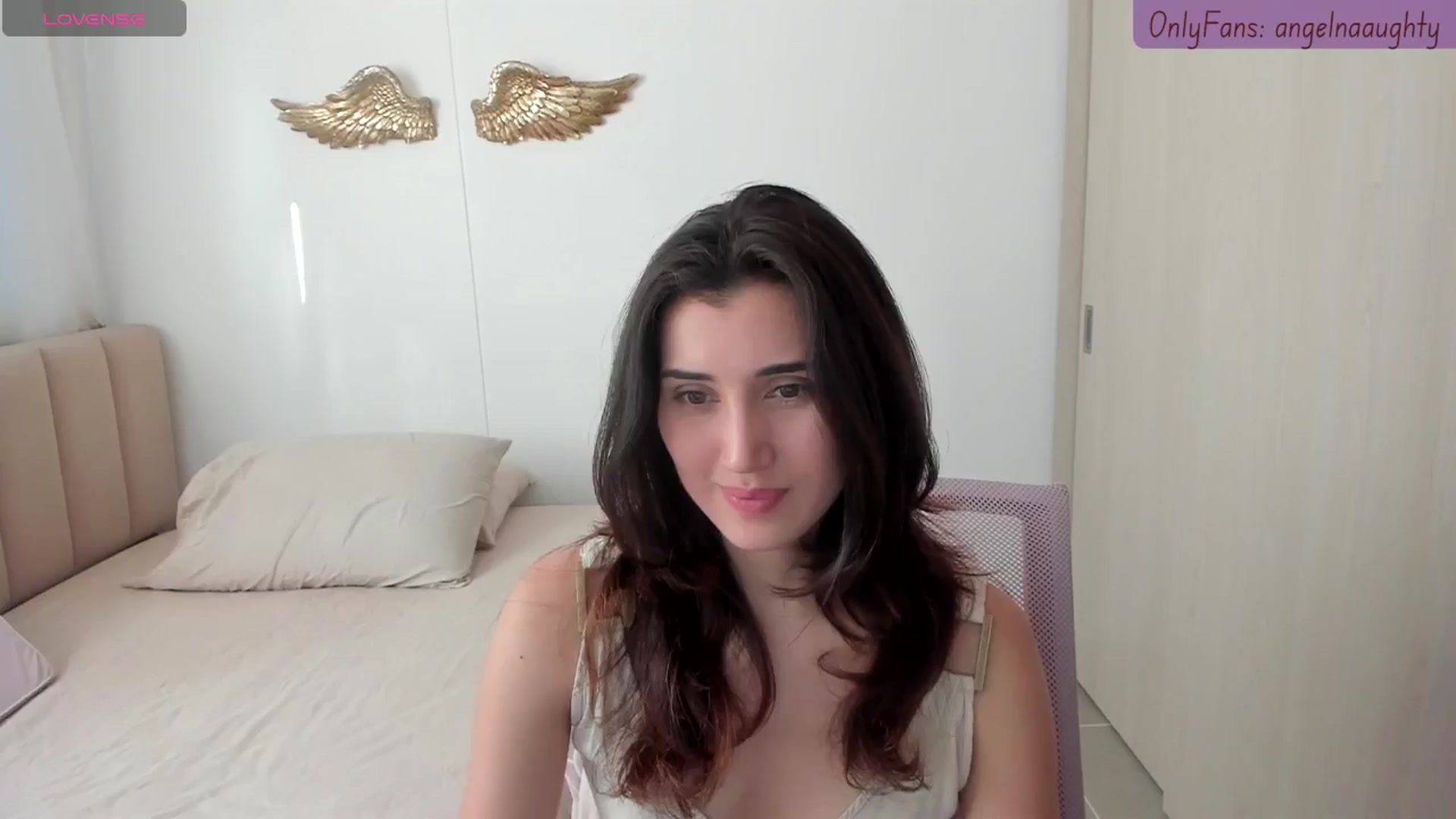 Gallery image thumbnail from Angelnaaughty's myfreecams stream on, 12/18/2024, 22:11 image 2 of 20