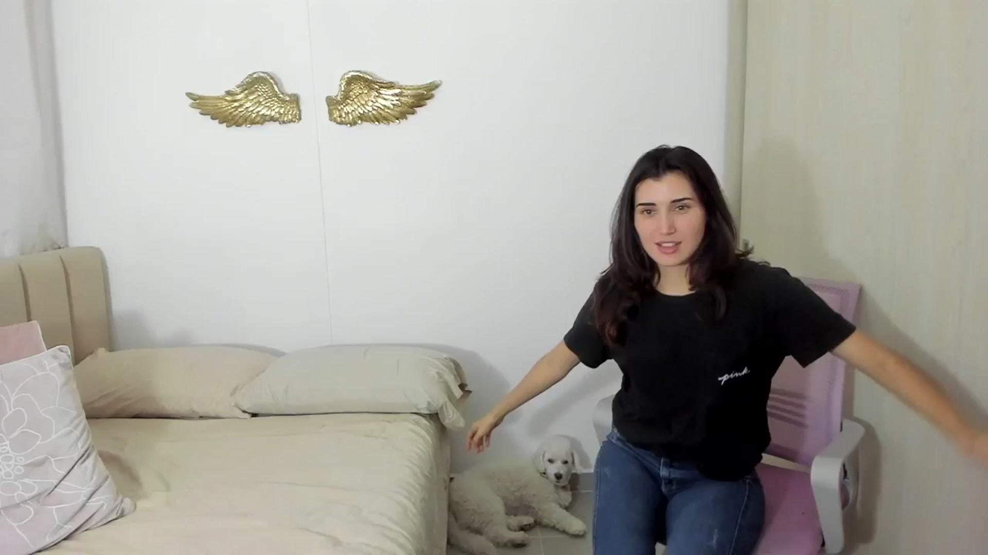 Gallery image thumbnail from Angelnaaughty's myfreecams stream on, 12/24/2024, 02:58 image 8 of 20