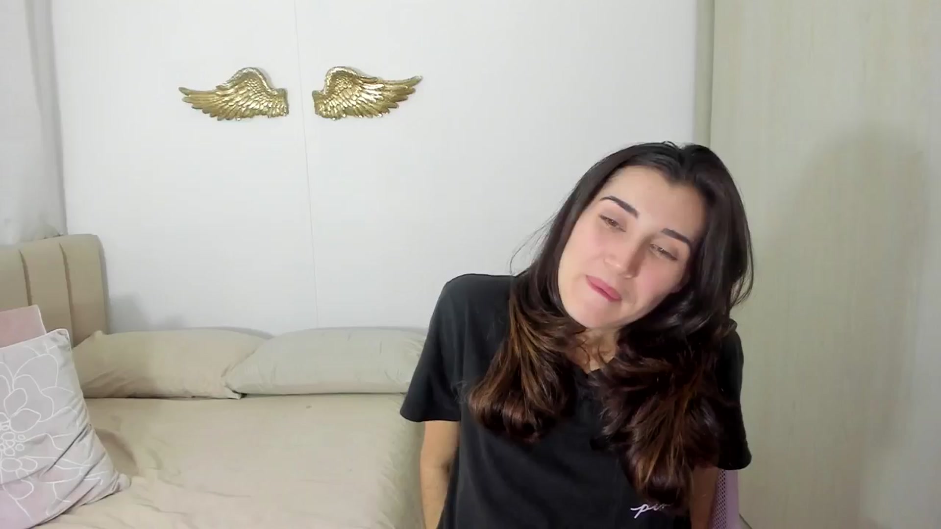 Gallery image thumbnail from Angelnaaughty's myfreecams stream on, 12/24/2024, 02:58 image 2 of 20