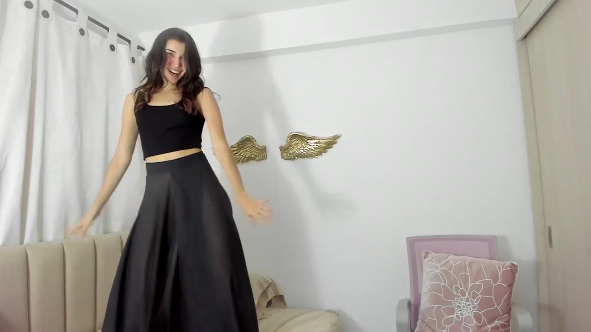 Gallery image thumbnail from Angelnaaughty's myfreecams stream on, 12/27/2024, 01:13 image 12 of 20