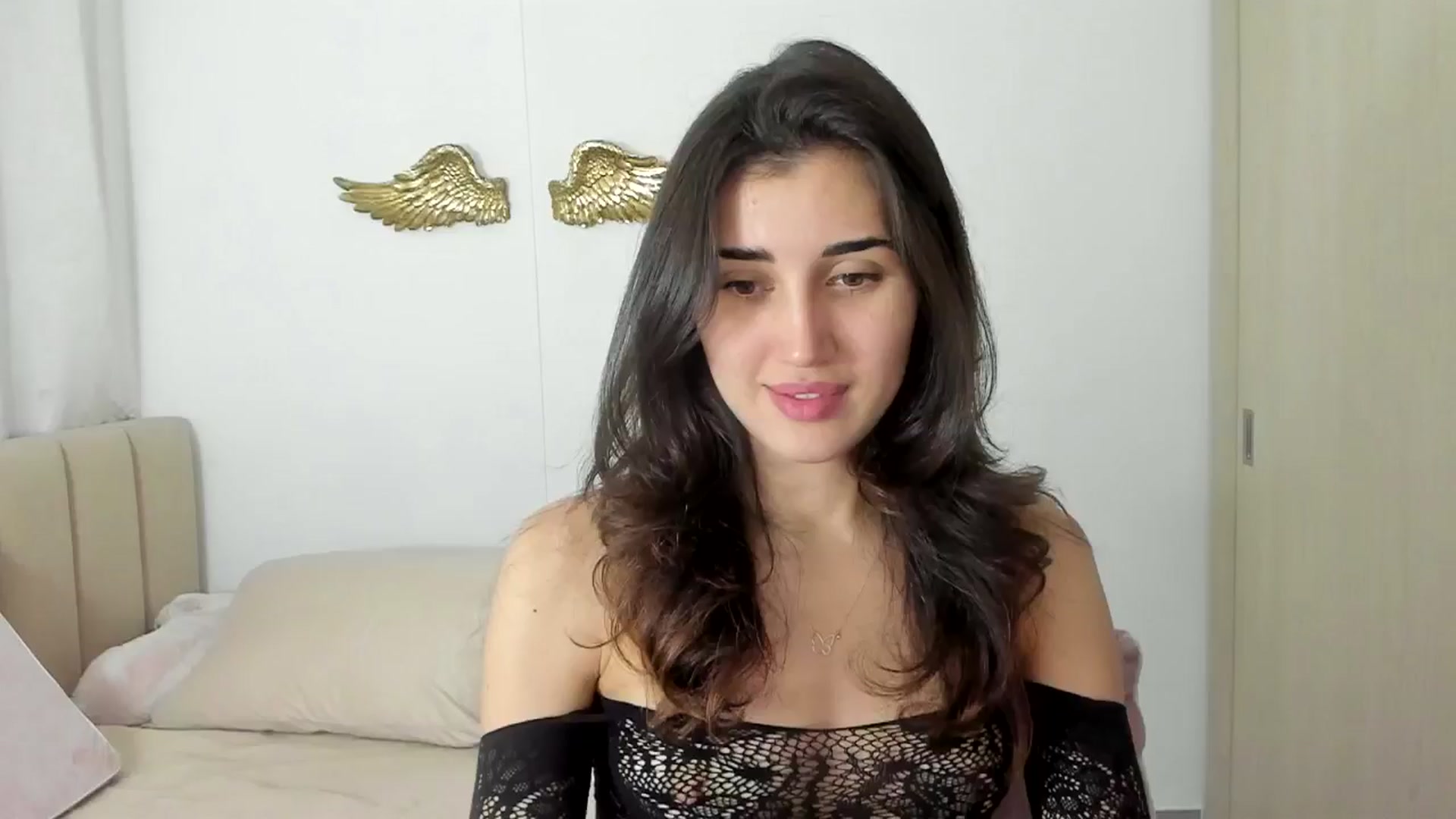 Gallery image thumbnail from Angelnaaughty's myfreecams stream on, 12/28/2024, 23:27 image 6 of 20
