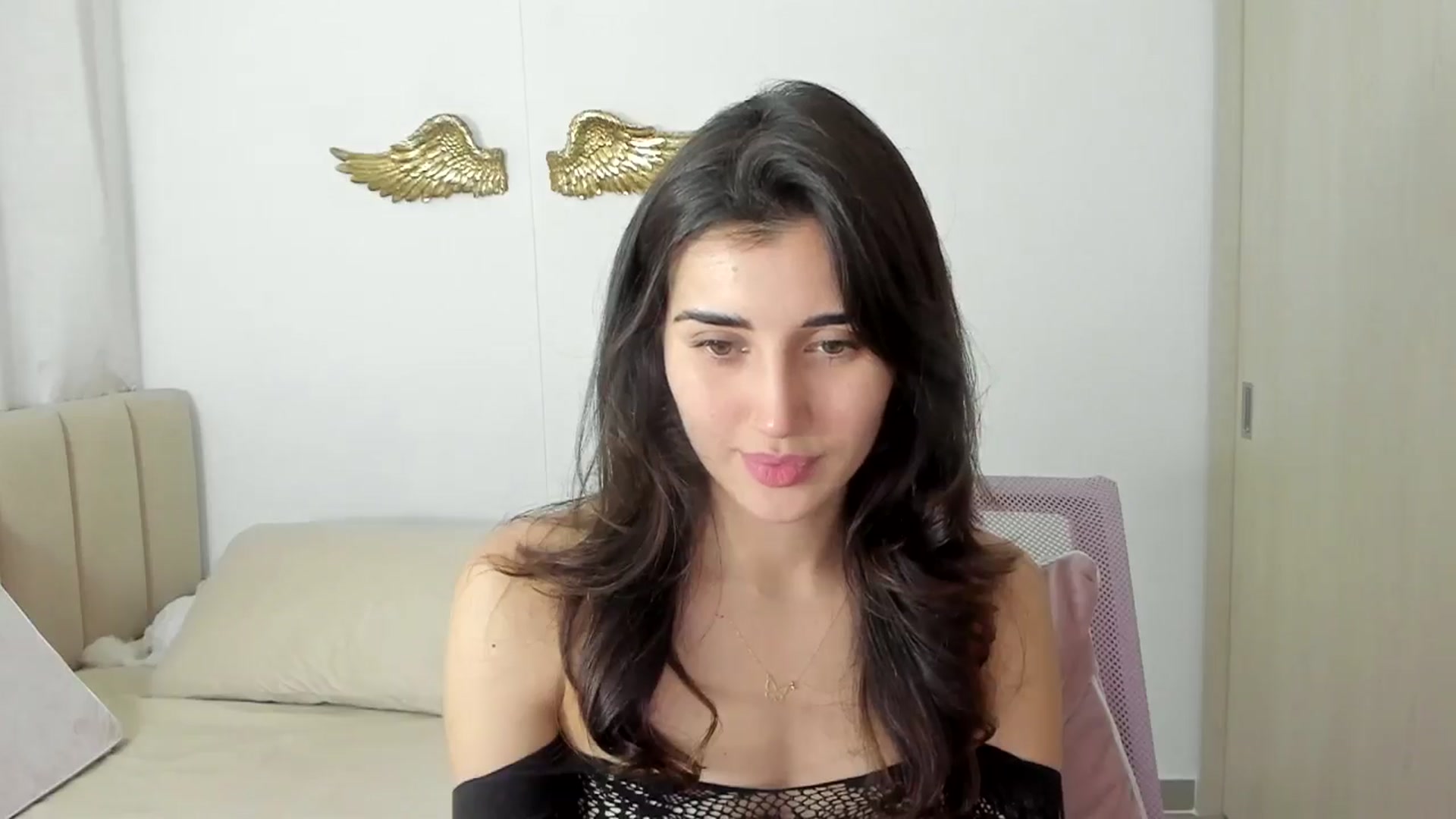 Gallery image thumbnail from Angelnaaughty's myfreecams stream on, 12/29/2024, 24:01 image 3 of 20