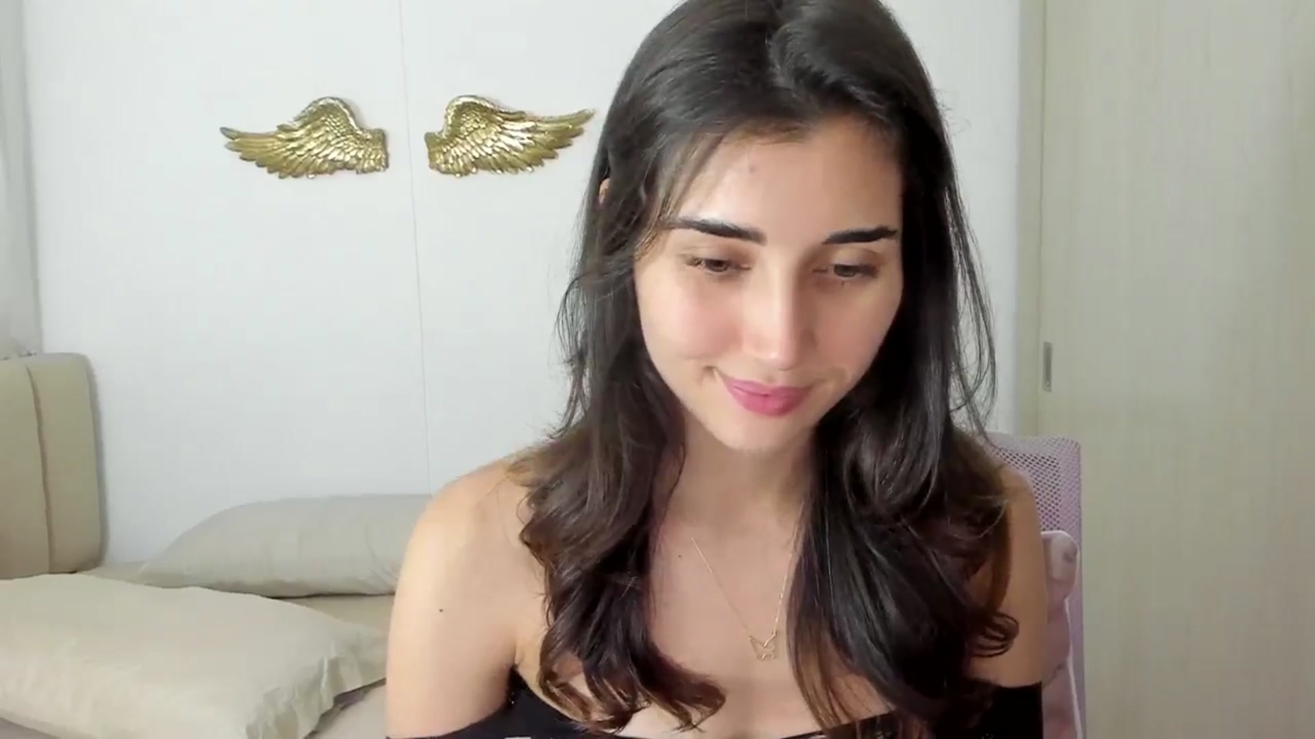 Gallery image thumbnail from Angelnaaughty's myfreecams stream on, 12/29/2024, 24:43 image 9 of 20