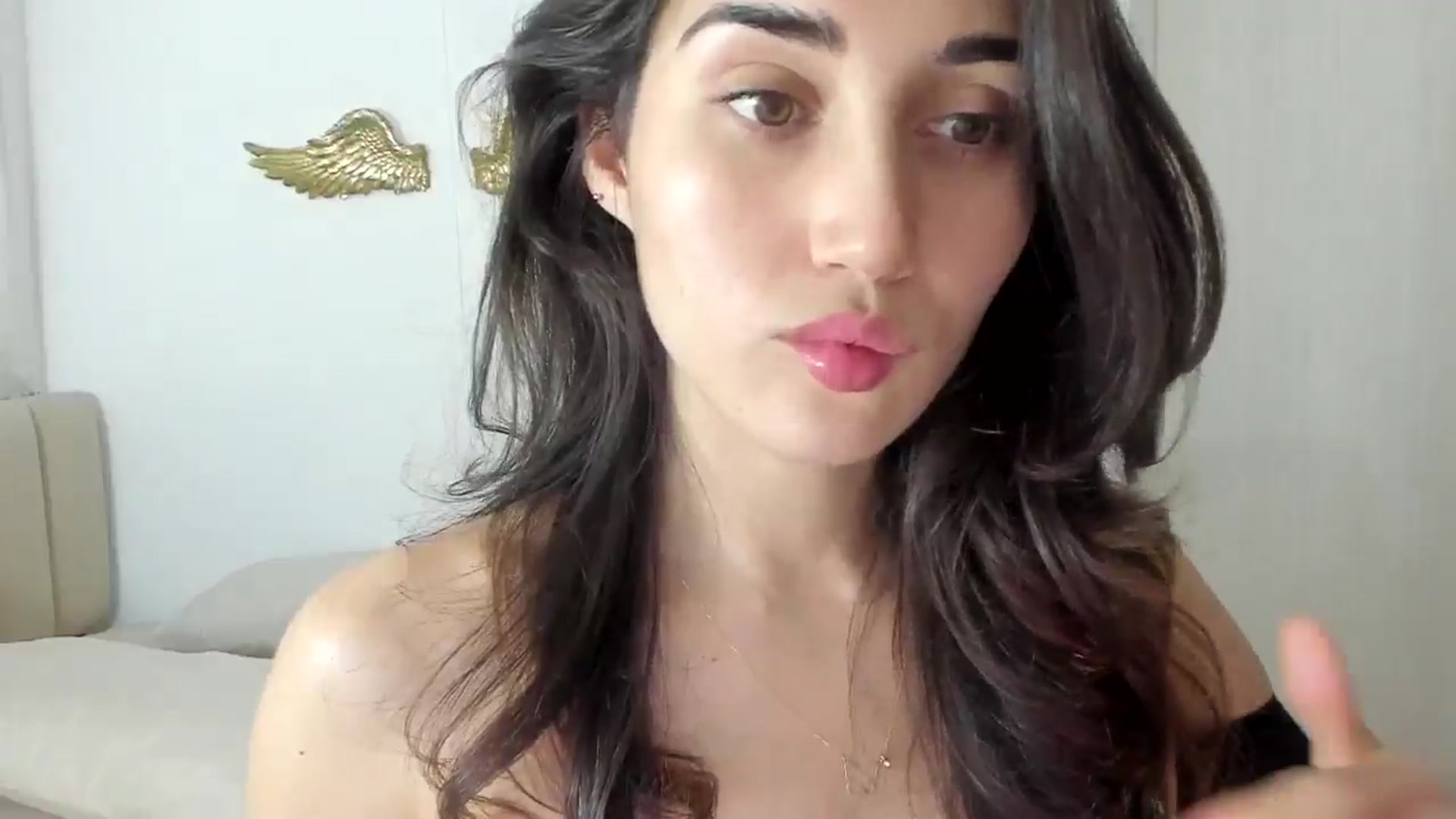 Gallery image thumbnail from Angelnaaughty's myfreecams stream on, 12/29/2024, 24:43 image 17 of 20