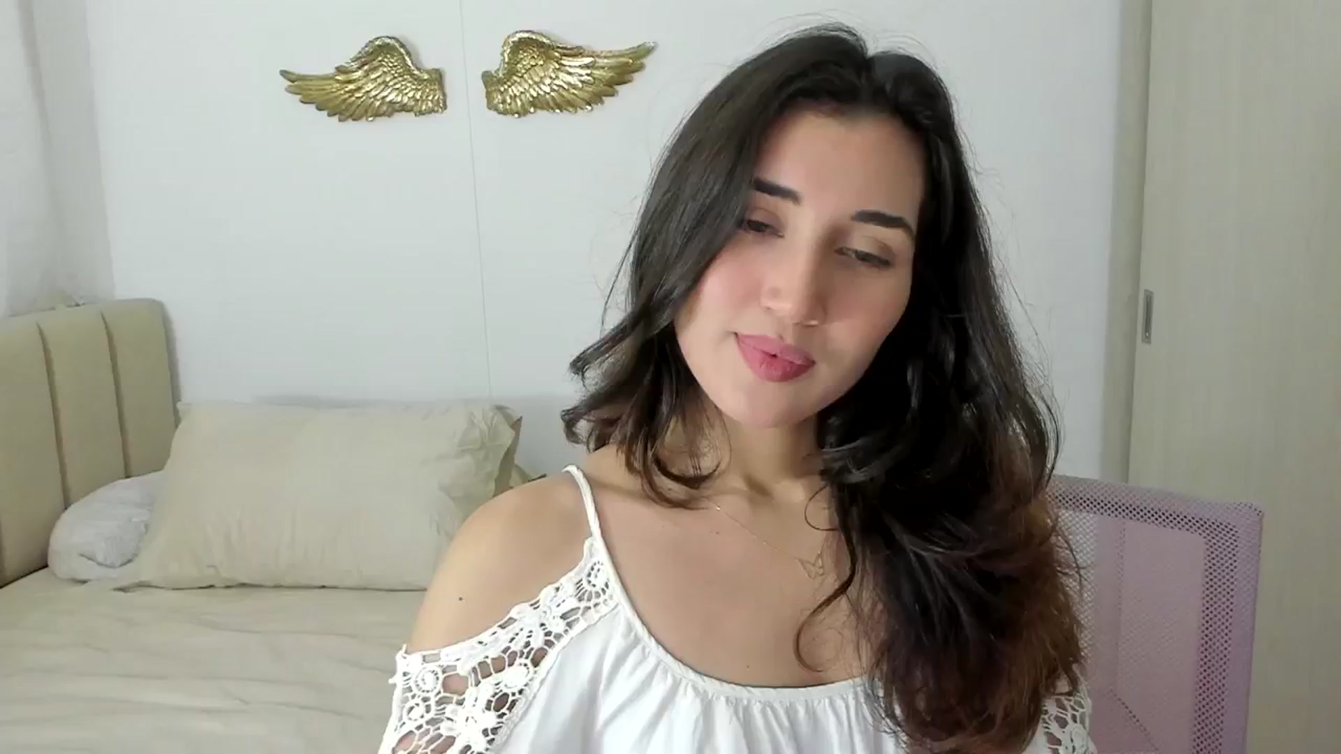 Gallery image thumbnail from Angelnaaughty's myfreecams stream on, 01/08/2025, 24:03 image 5 of 20